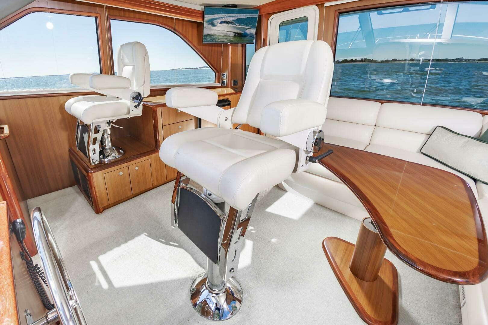 2010 Viking 52 Sport Coupe - Image 26