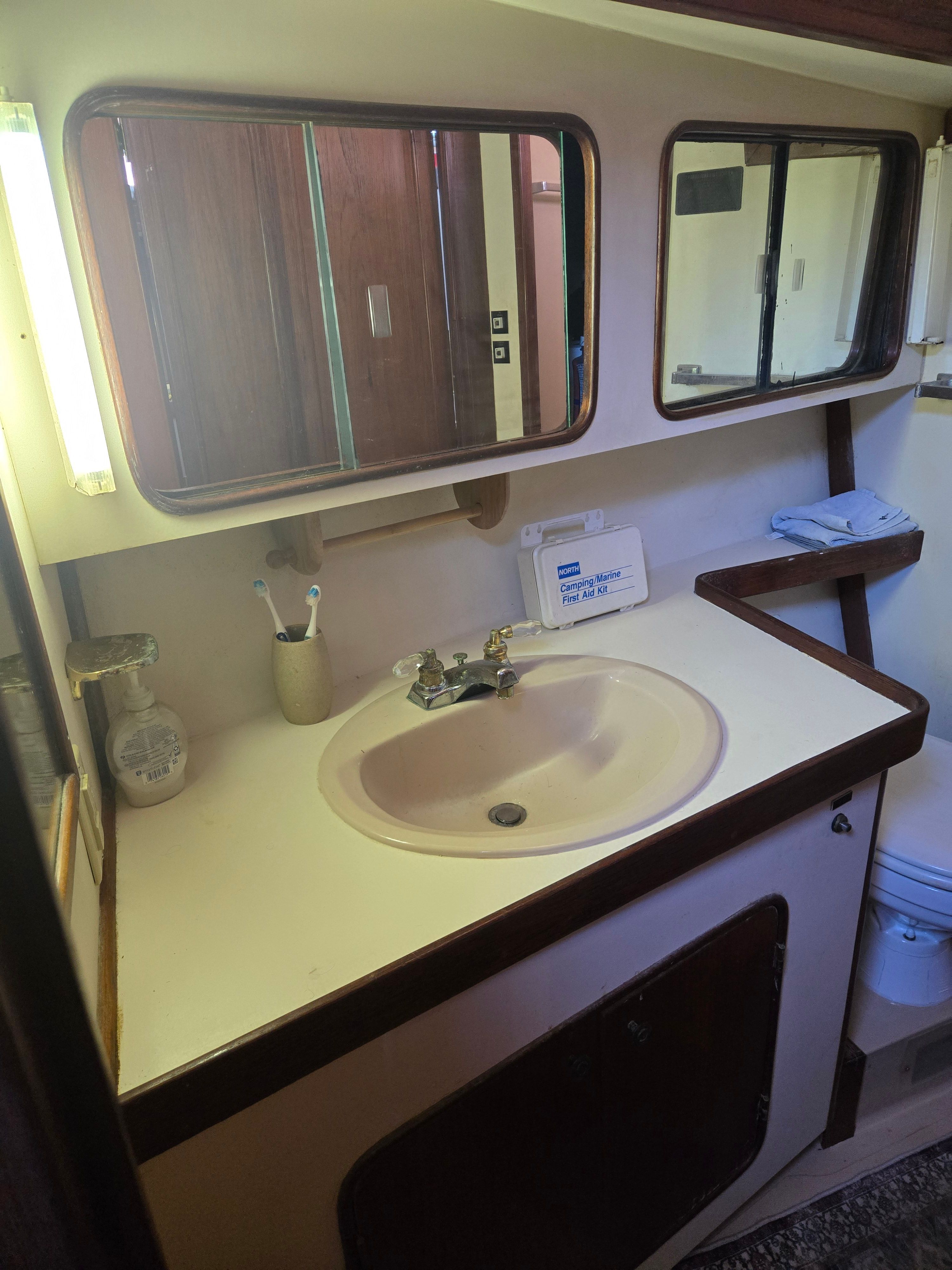 1979 Gulfstar Motor Cruiser - 49