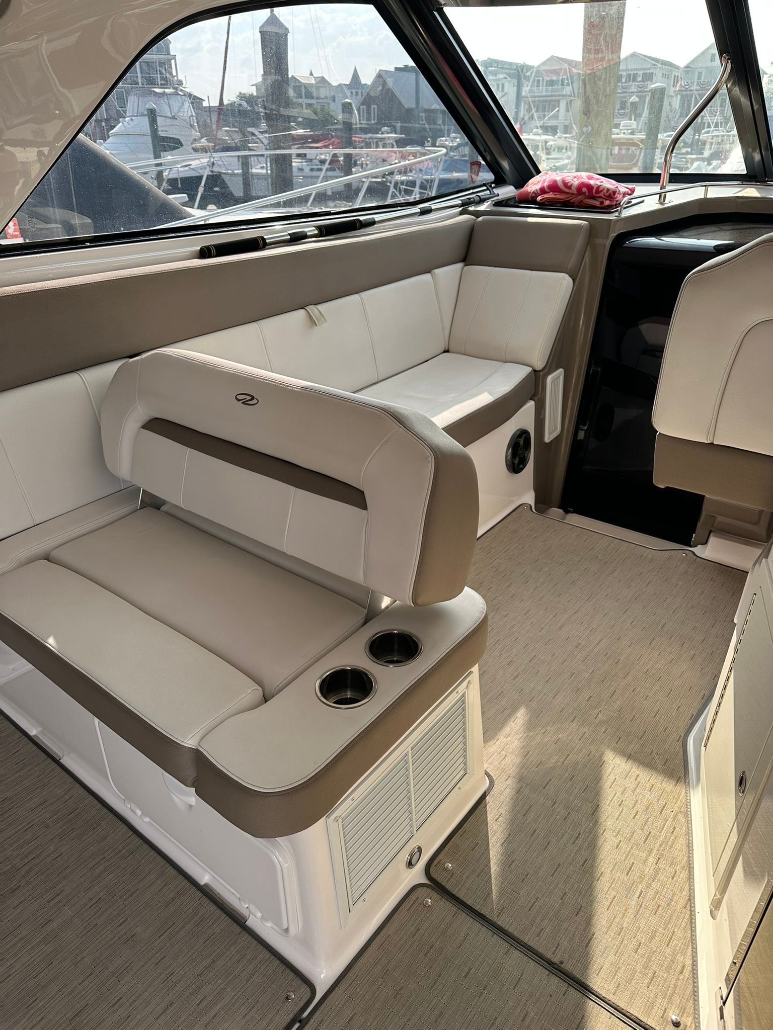 2016 Regal 35 Sport Coupe - 11