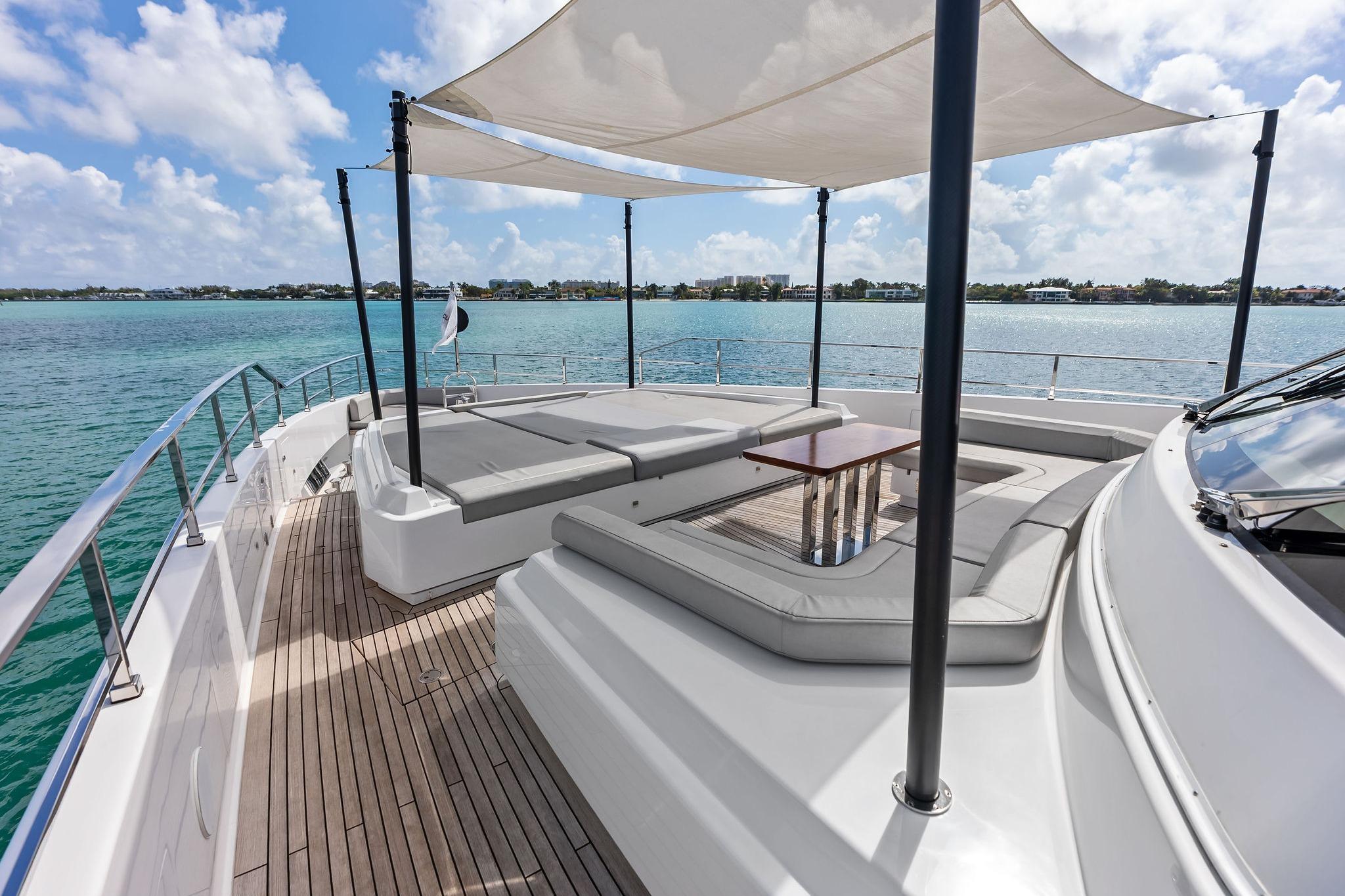 2023 Custom Line Navetta 33 - 32