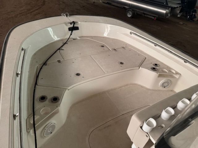 2023 Boston Whaler 210 Montauk - 7