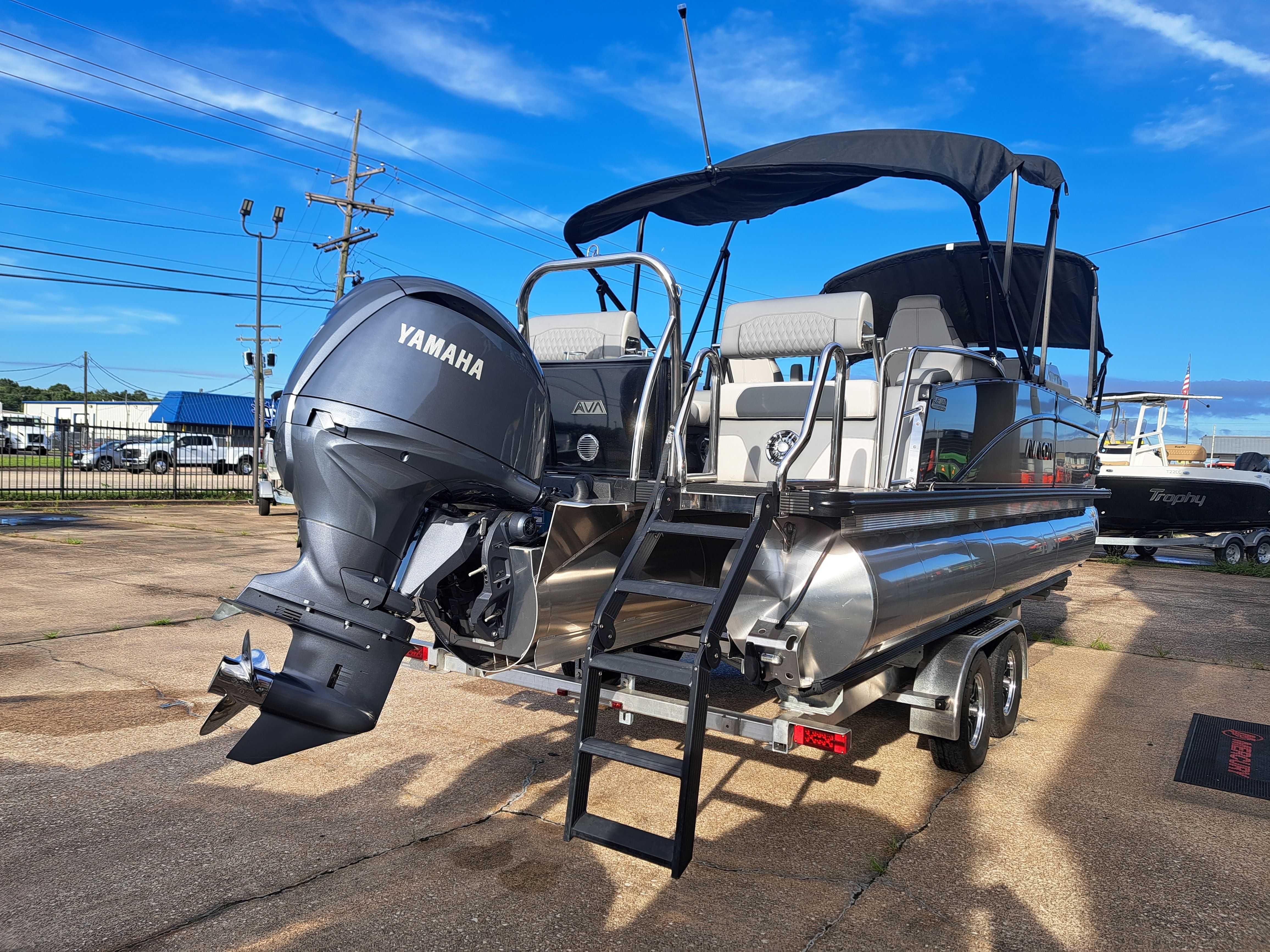 2025 Avalon Catalina Quad Lounge Shift - 23' - 6