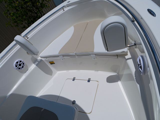 2027 Bulls Bay 230 Center Console - 14