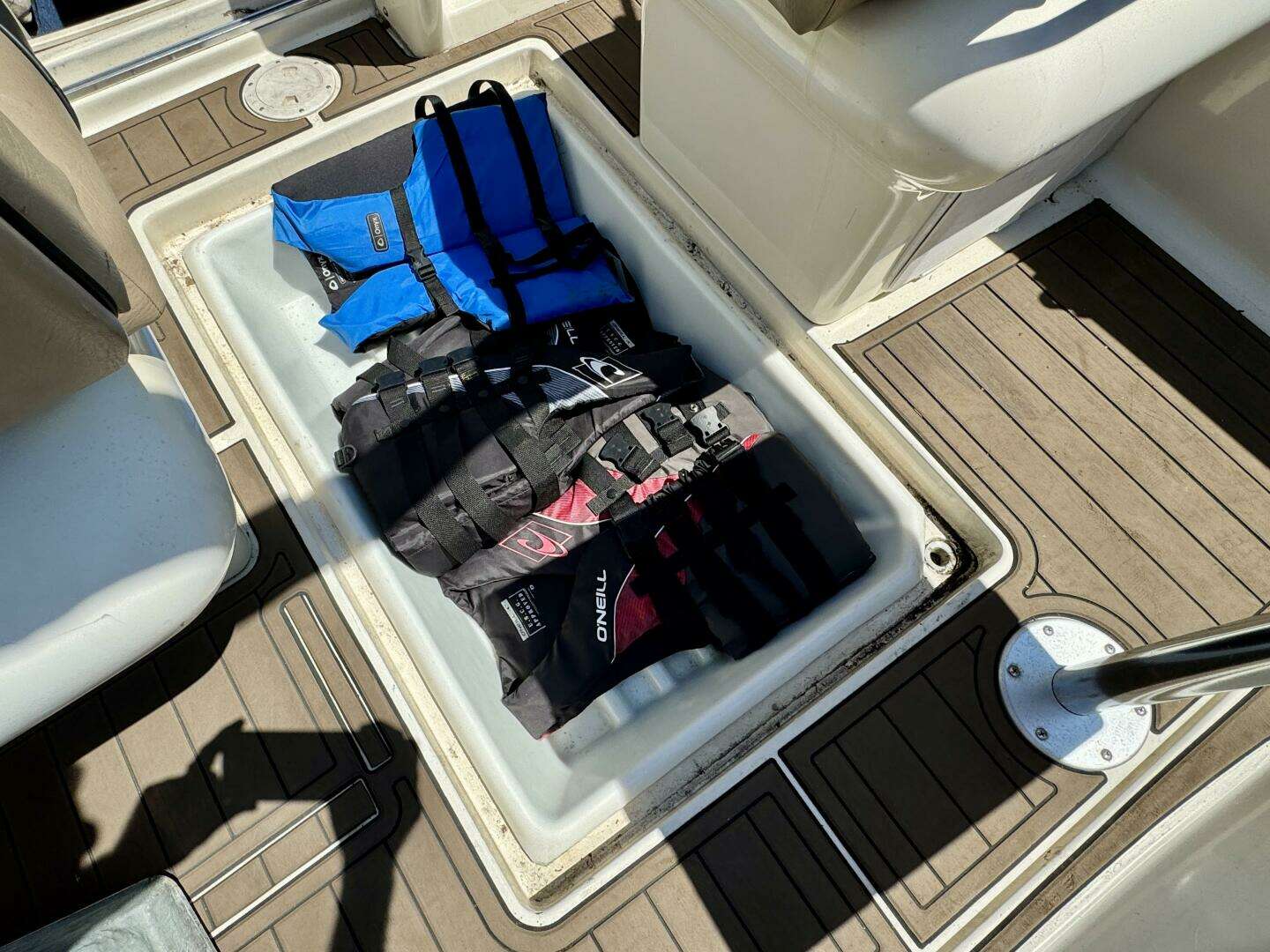 1999 Sea Ray 215 Express Cruiser - Image 35