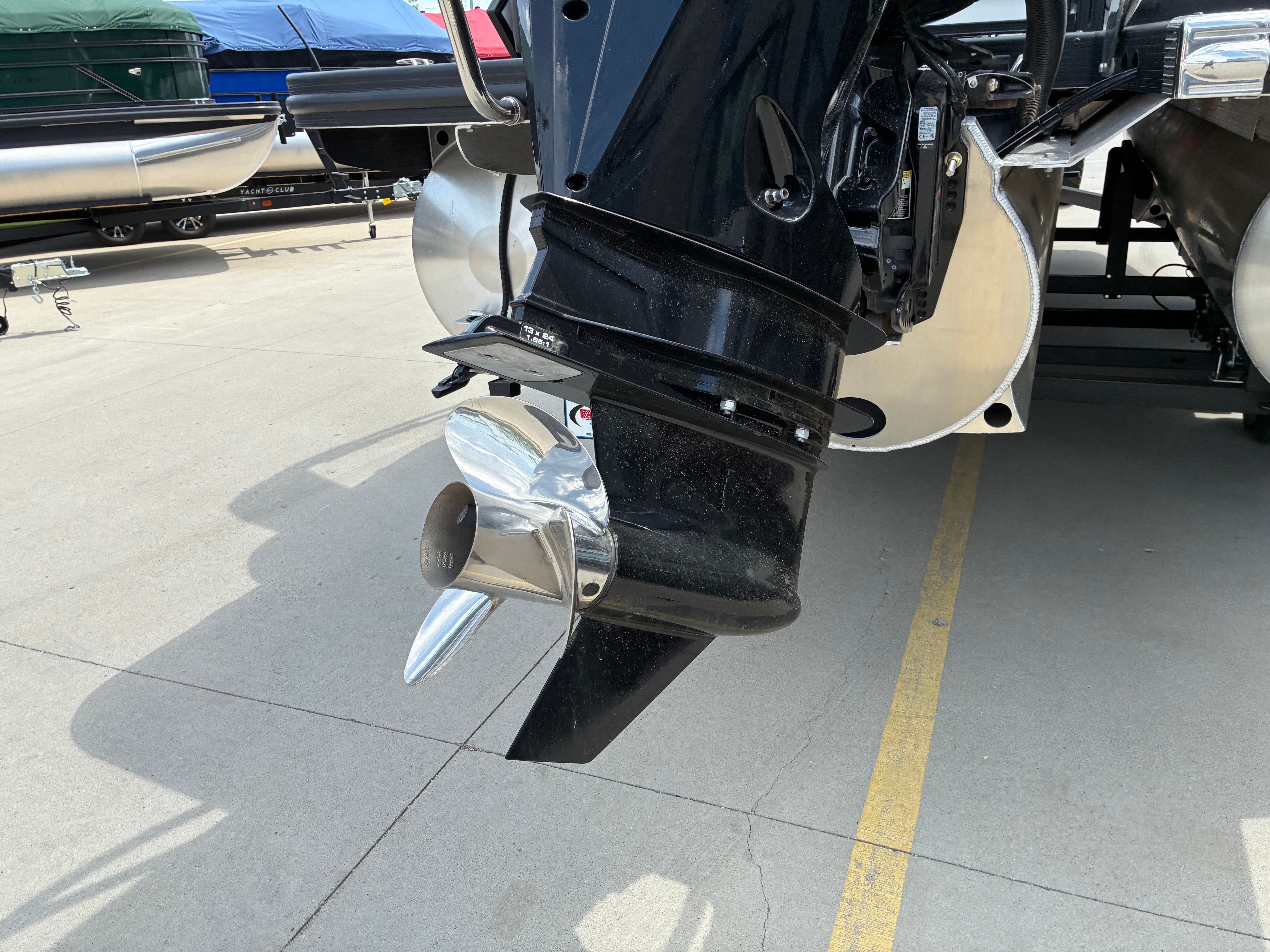 2026 Bennington 24 M Fastback - Quad Bench - 12