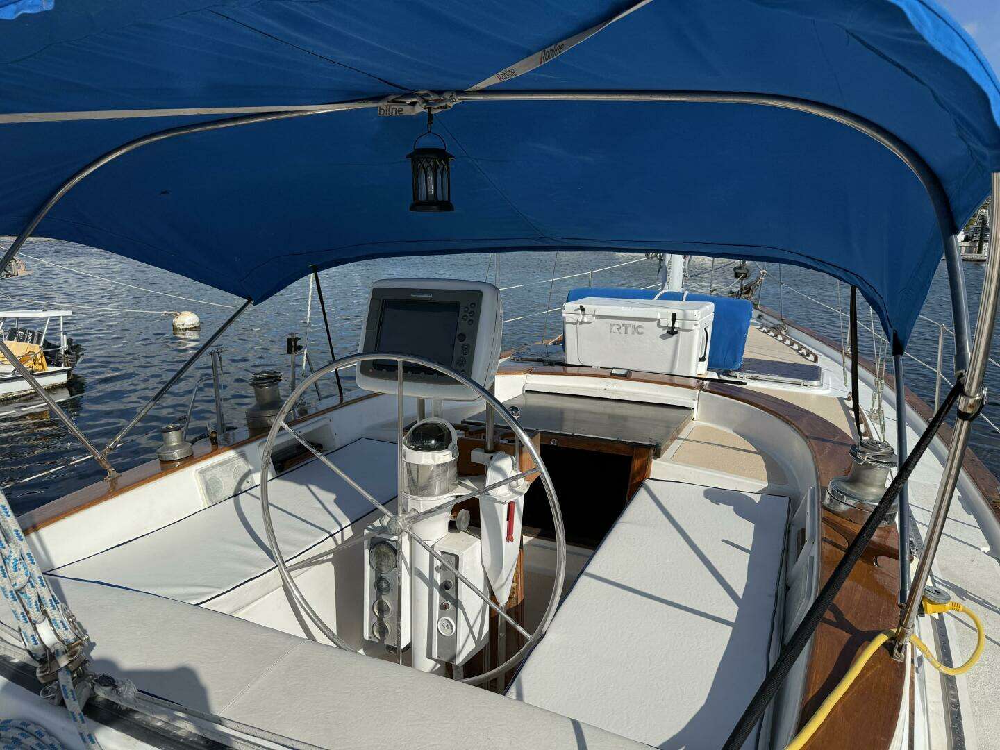 1985 Endeavour 42 - Image 8
