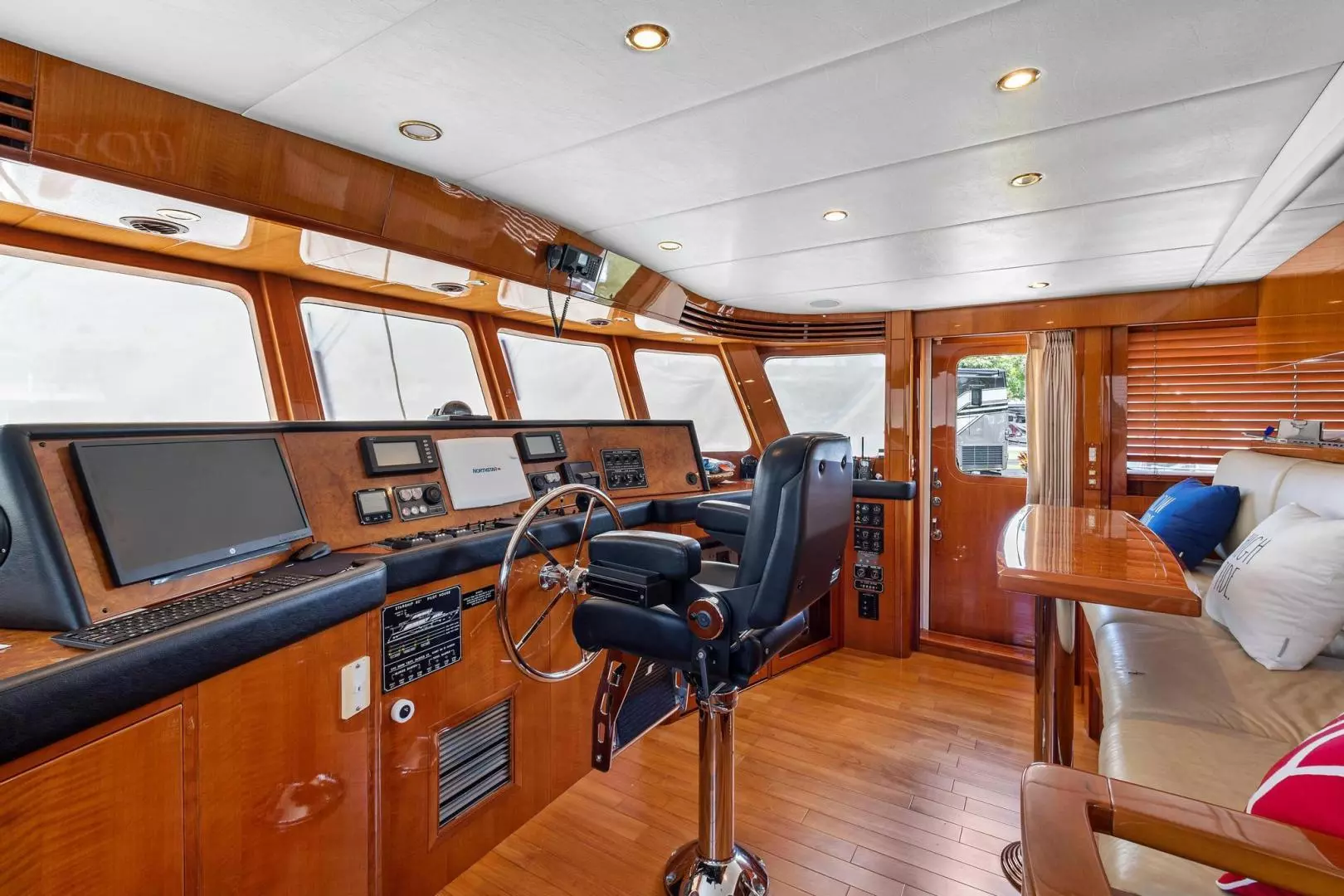 2006 Jefferson Starship Pilothouse - Image 19