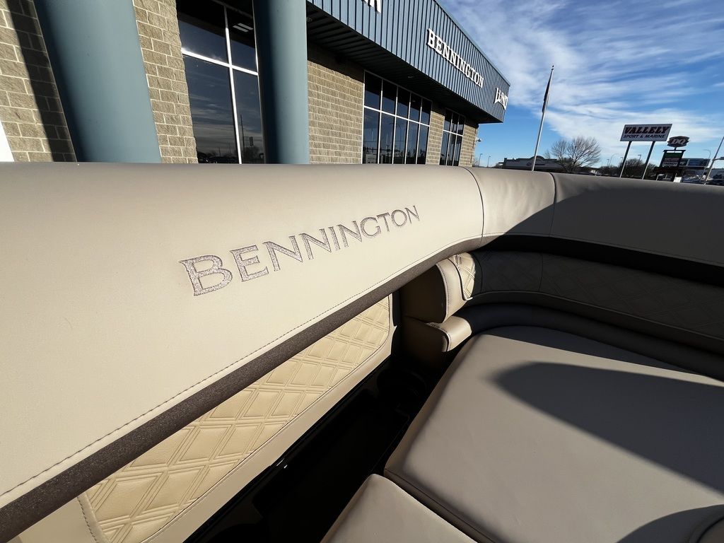 2026 Bennington 22 S STERN RADIUS - QUAD BENCH - 15