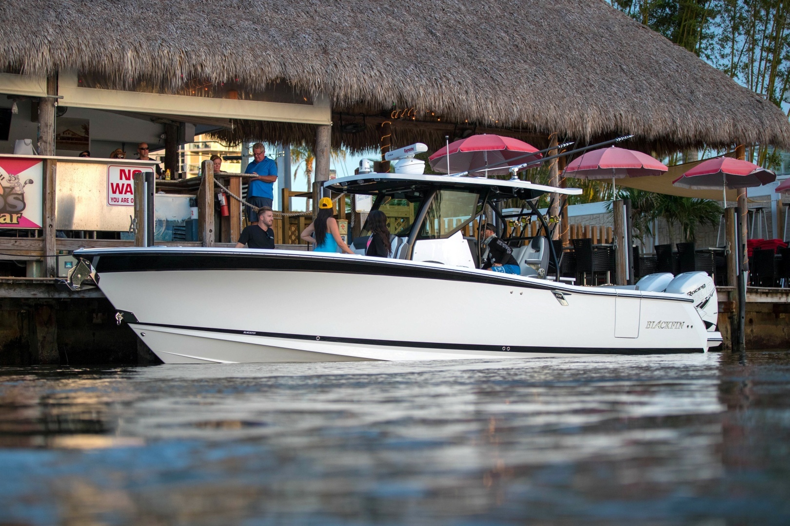 2027 Blackfin 332 CC - Image 7