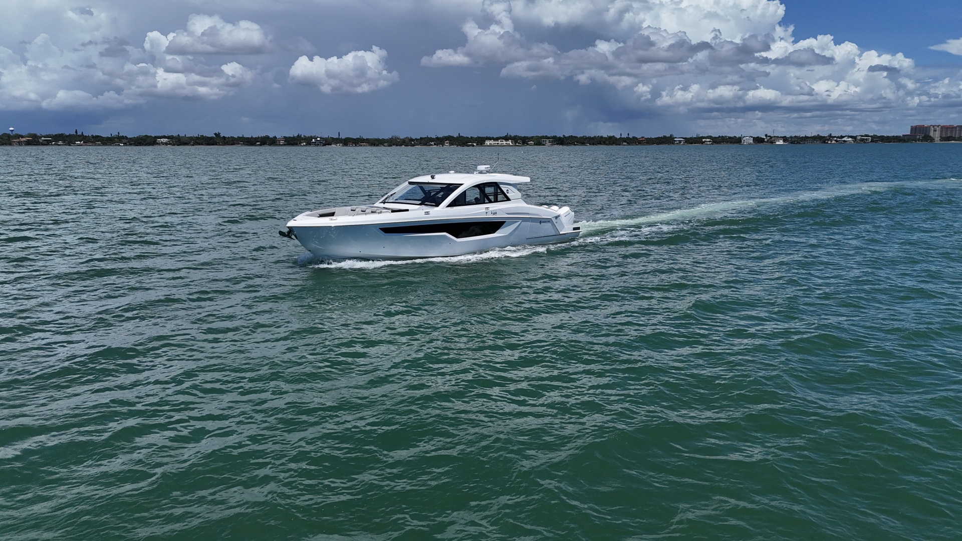 2026 Cruisers Yachts 50GLS OB - Image 40