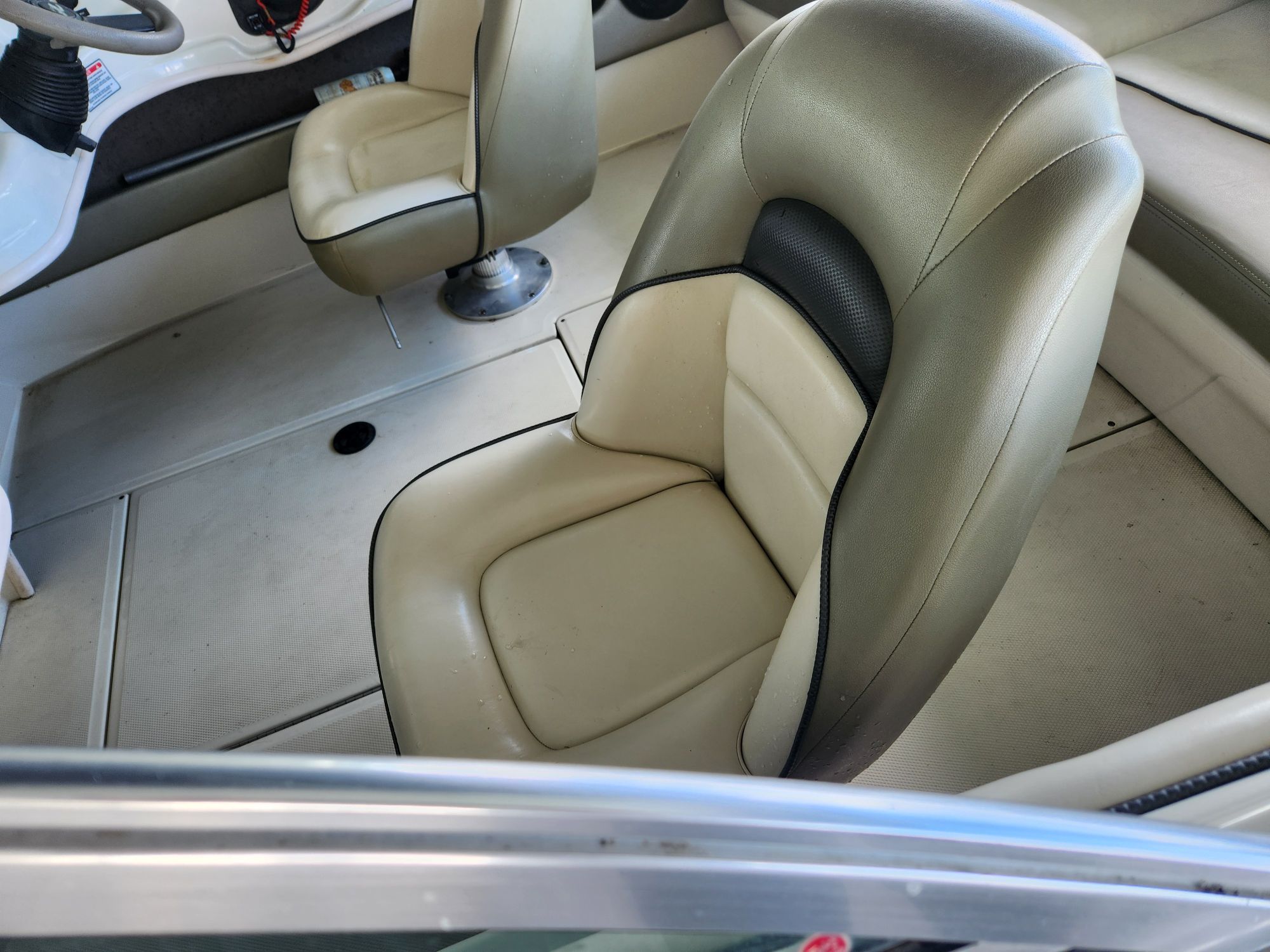 Interior of a 2004 Sea Ray 185 boat.