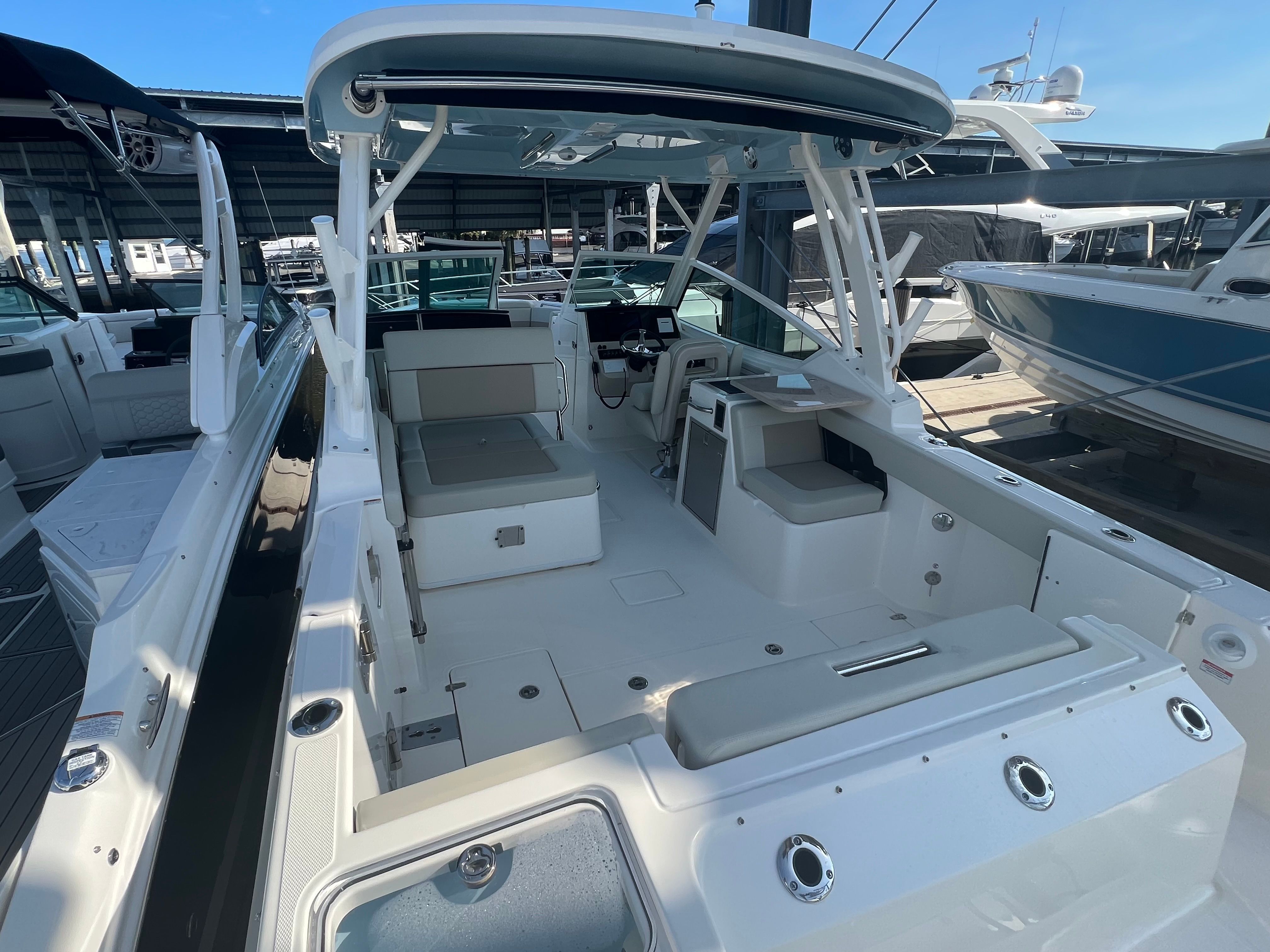 2023 Boston Whaler 280 Vantage - 13
