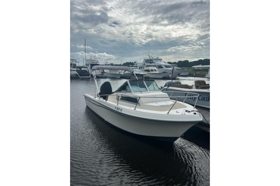 1989 Grady-White Overnighter 204