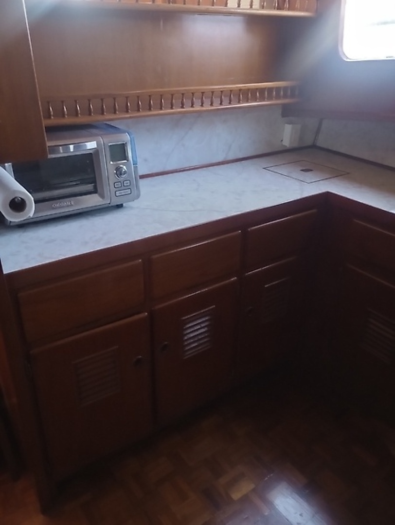 1981 Marine Trading 44 Double Cabin - Image 28