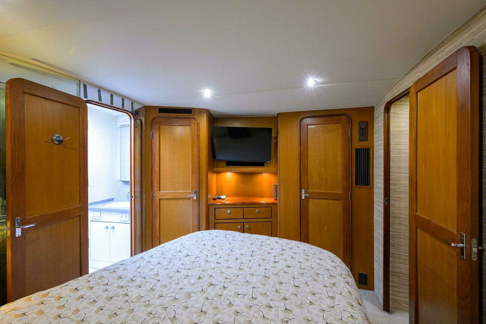 2001 Ocean Yachts 56 Super Sport - Image 34