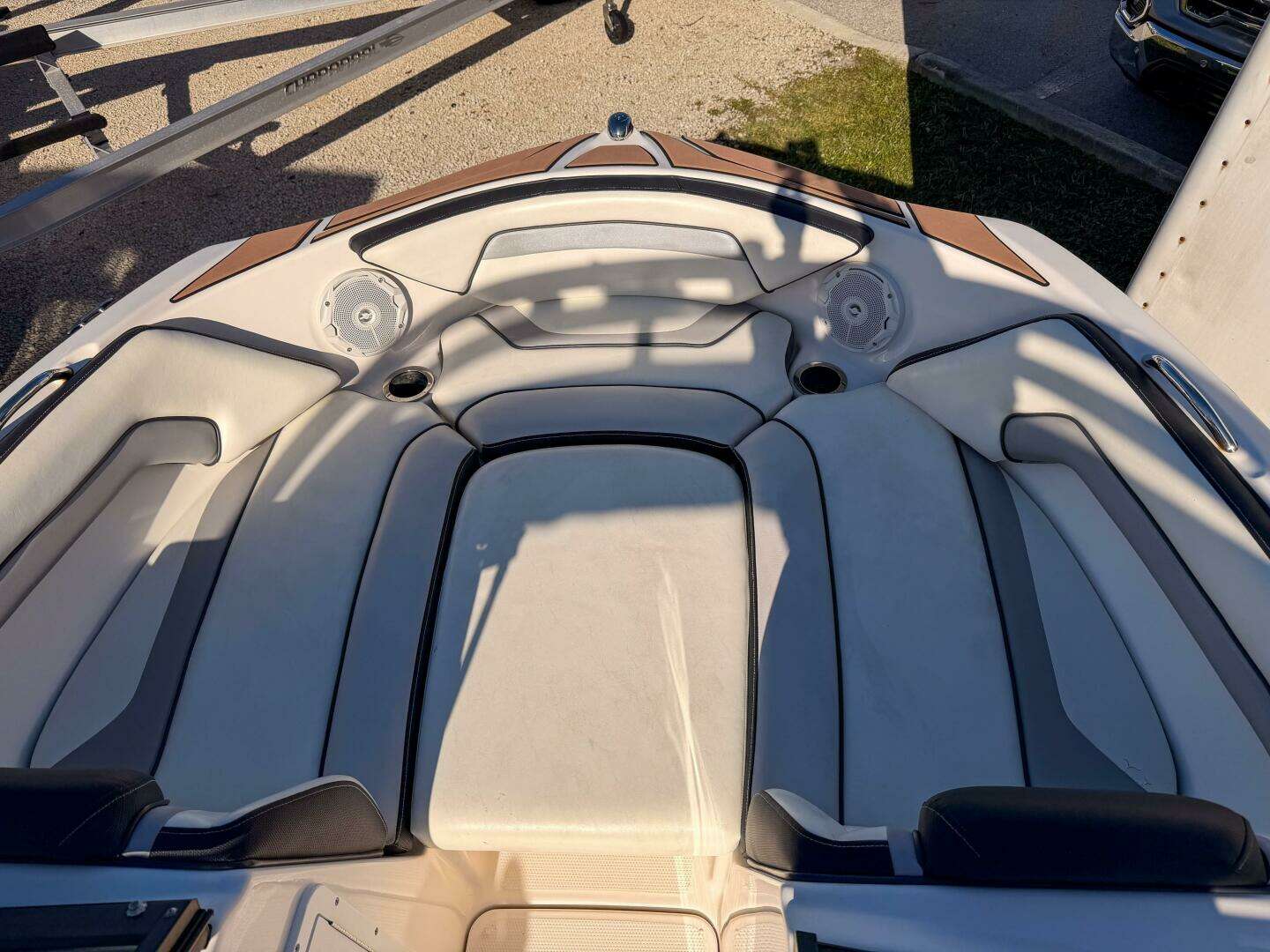 2017 Yamaha Boats AR195 - Image 5