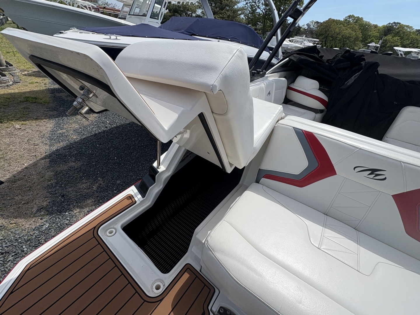2013 Monterey M5 Sport Boat - Image 26