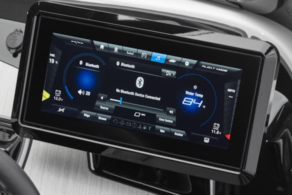 Touchscreen display of 2026 Yamaha Boats 222XE showing Bluetooth and water temperature.