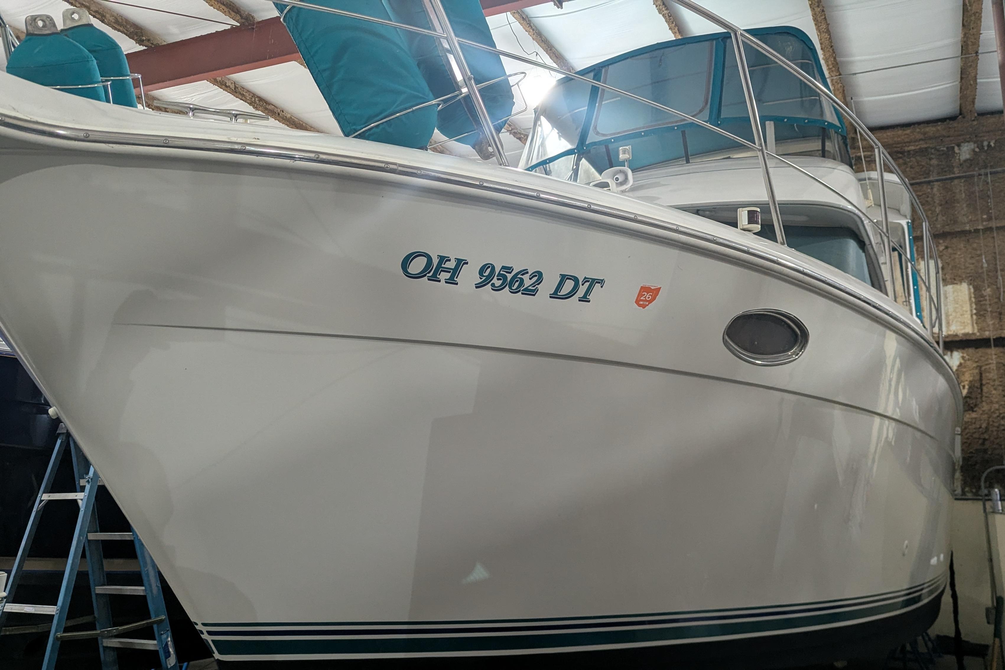 1996 Carver 355 Aft Cabin Motor Yacht