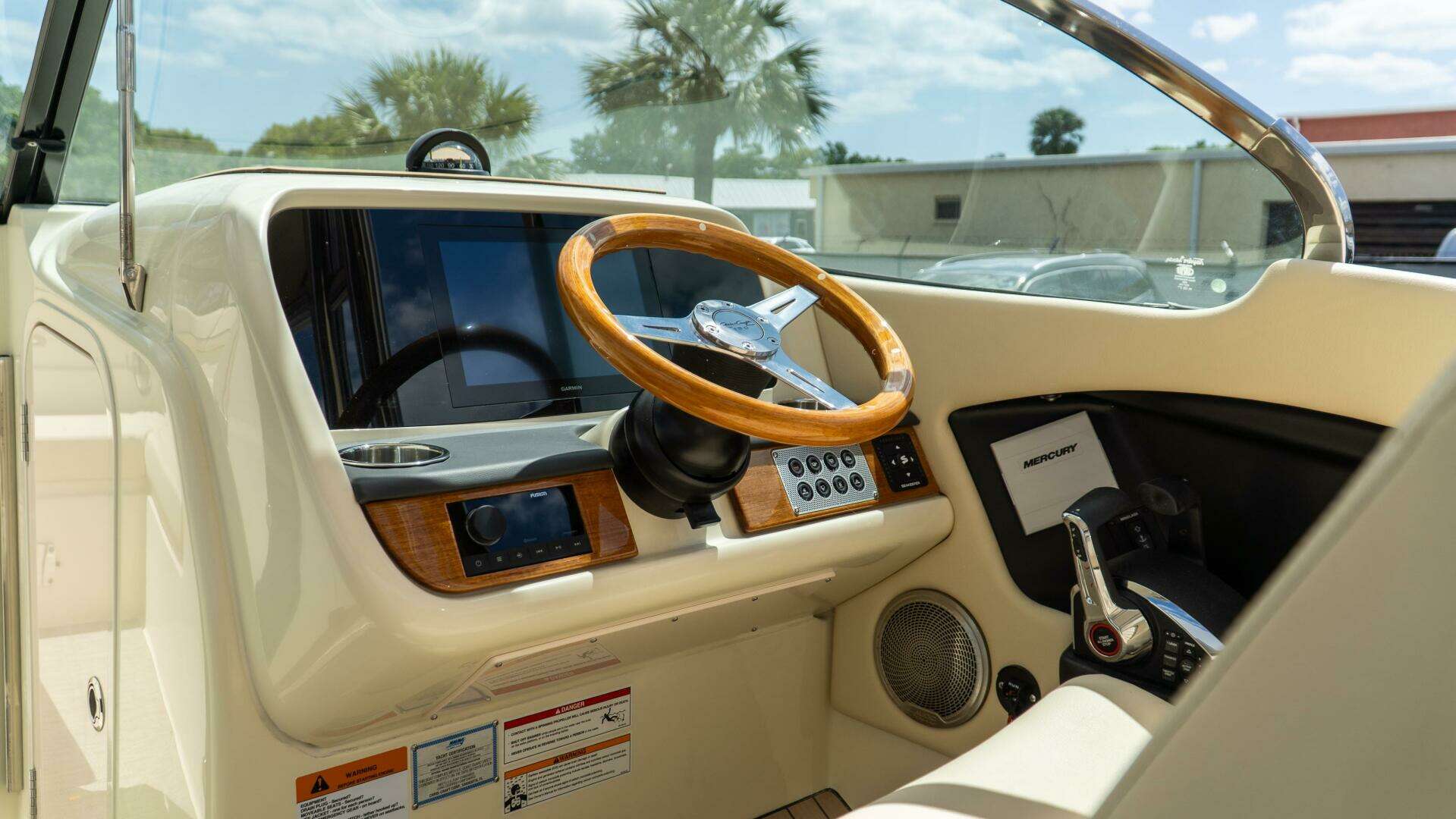 2025 Chris-Craft Calypso - Image 36