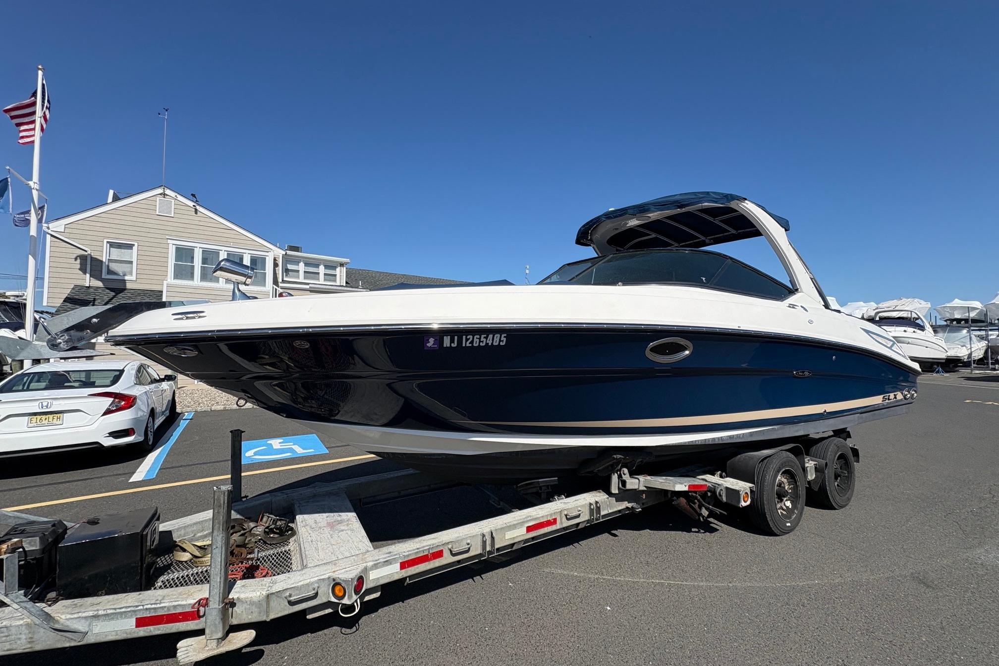 2015 Sea Ray 300 SLX