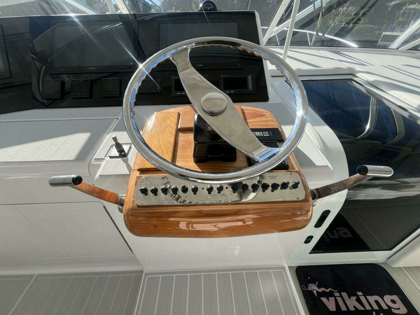 2007 Viking 52 Open - Image 14