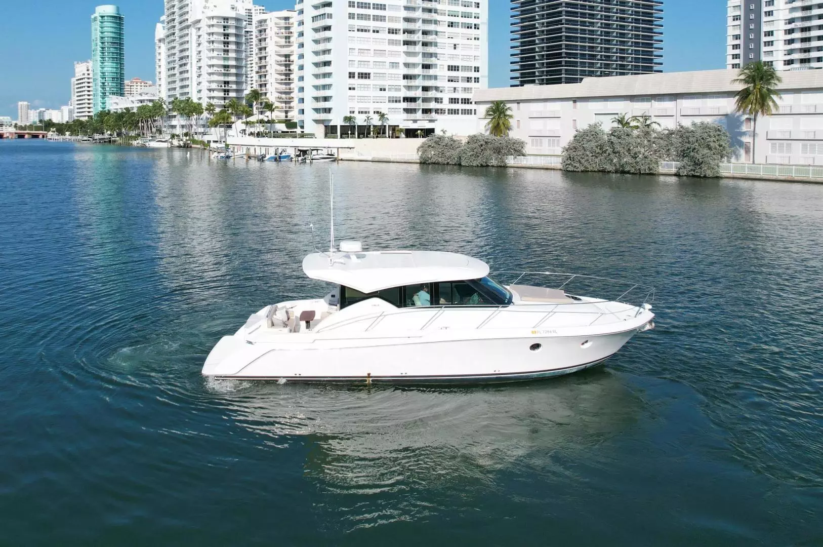 2018 Tiara Yachts 39 Coupe - Image 7