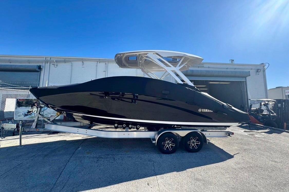 2024 Yamaha Boats 275SD