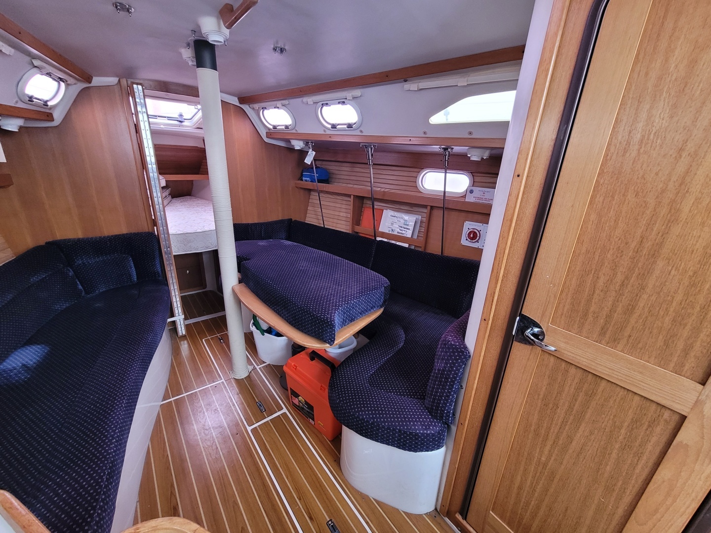 2006 Catalina 320 - Image 22