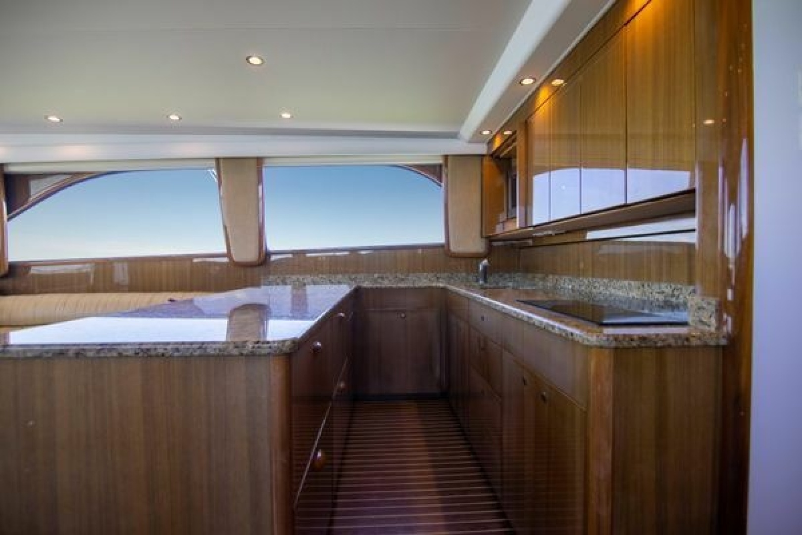2007 Viking 52 Convertible - Image 16