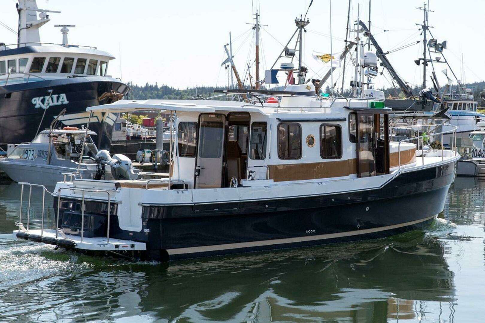 2026 Ranger Tugs R-31 Sedan Luxury Edition - Image 3