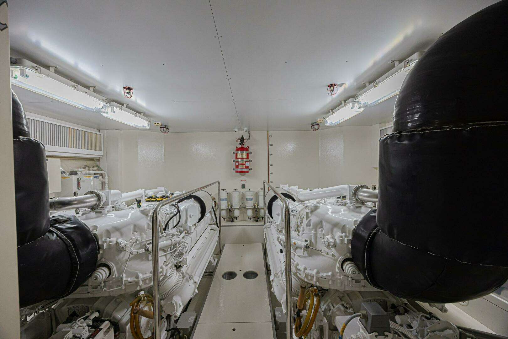 2011 Ferretti Yachts 830 - Image 32