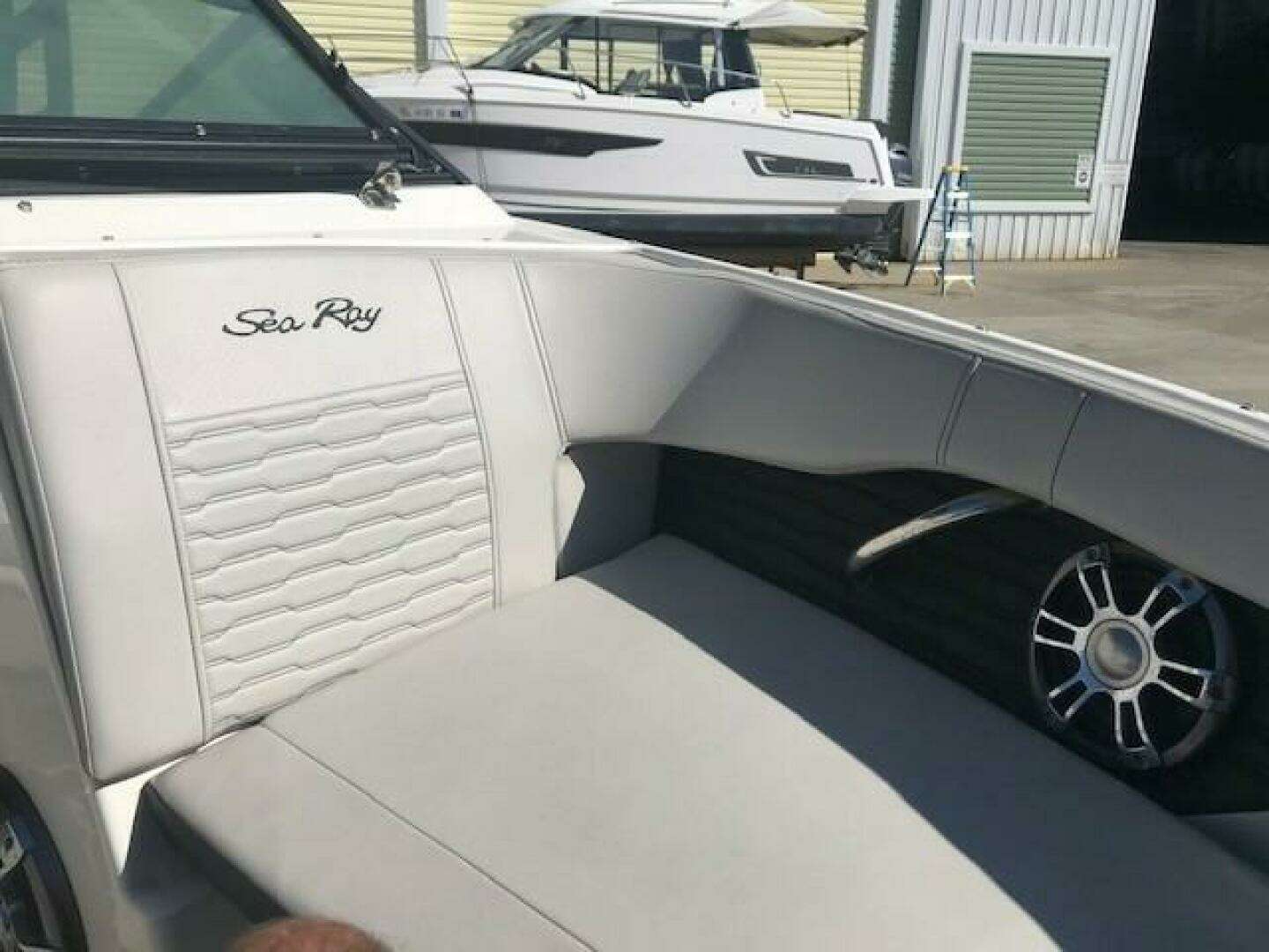 2022 Sea Ray SPX 190 OB - Image 15