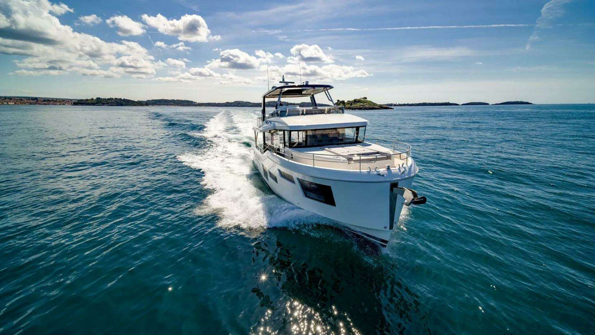 2026 Beneteau Grand Trawler - Image 4