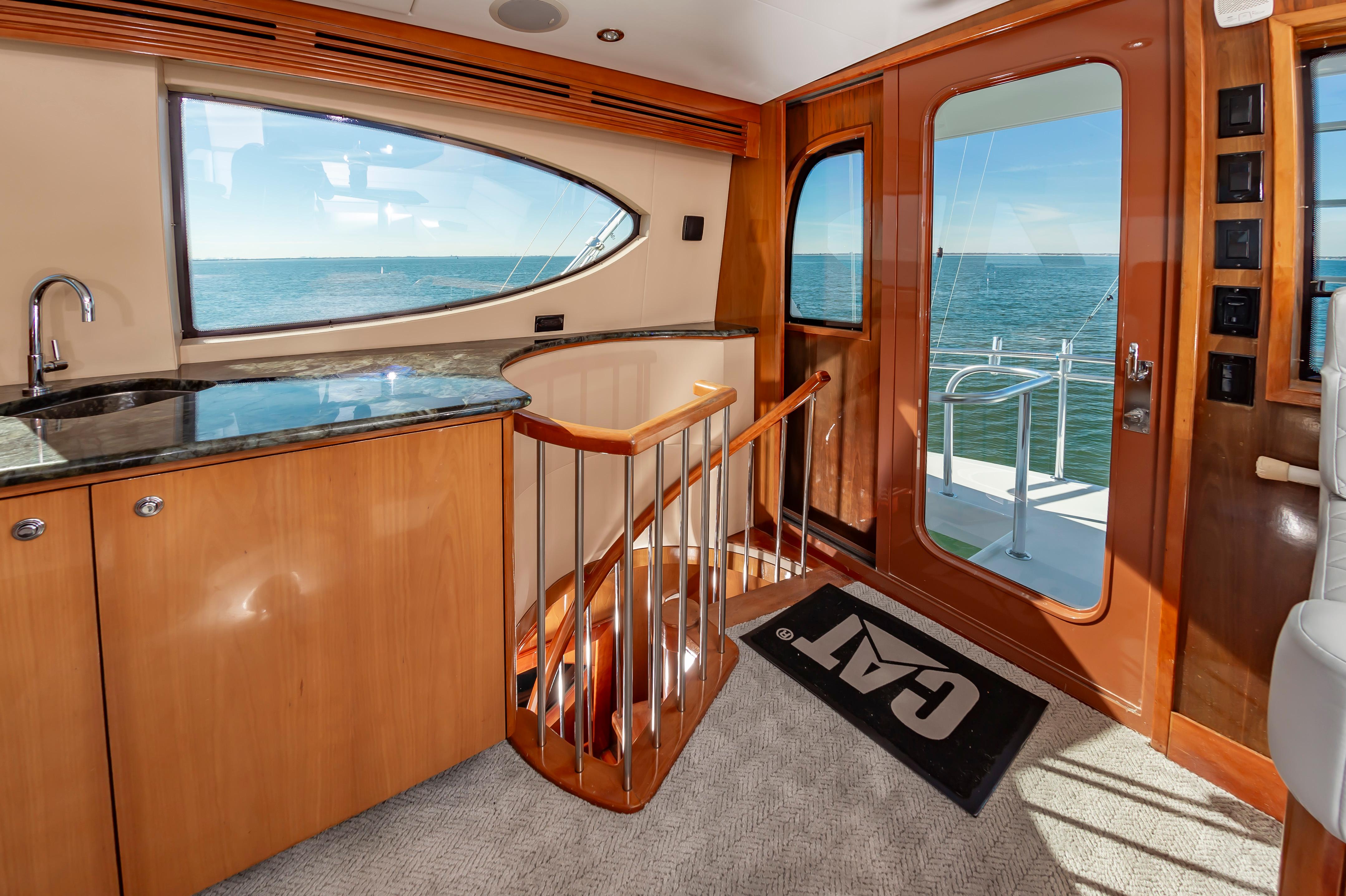2008 Hatteras 64 ENCLOSED BRIDGE - 21