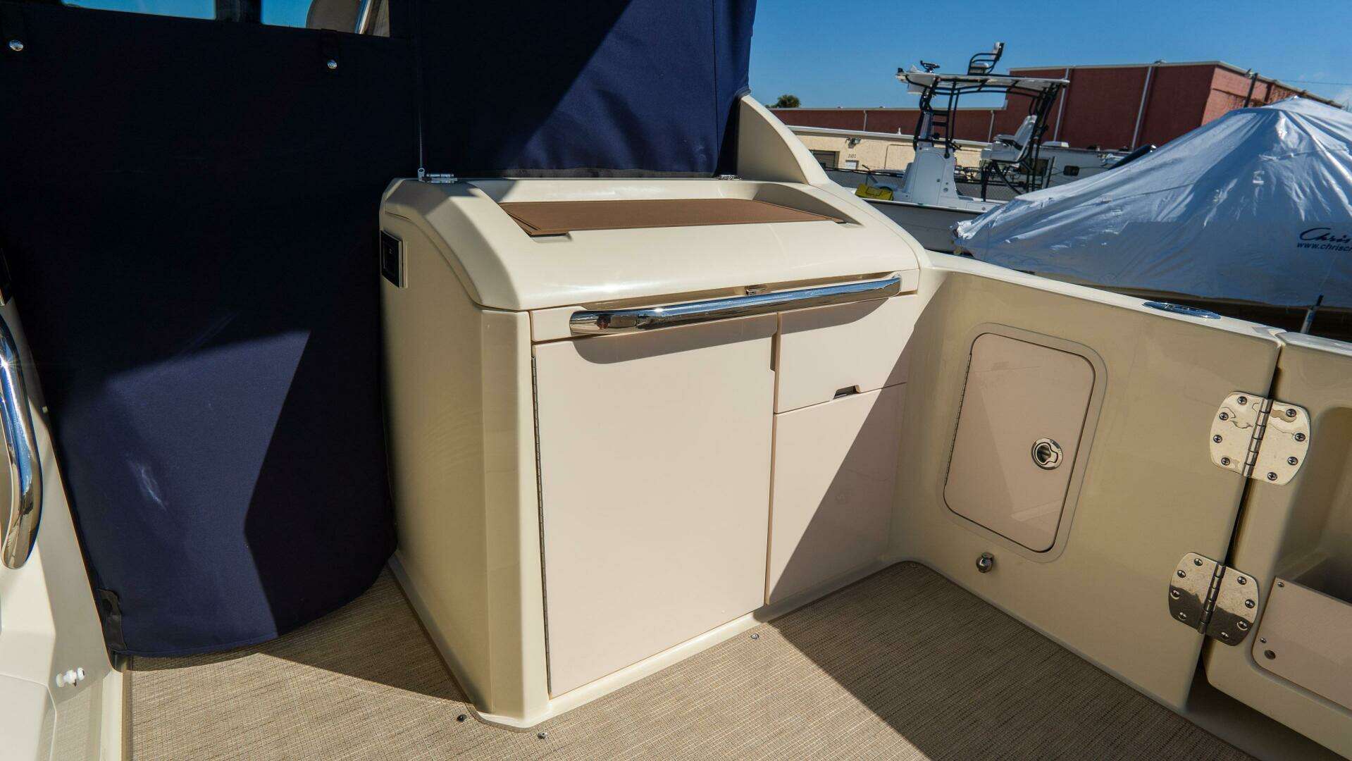 2026 Chris-Craft Calypso - Image 5