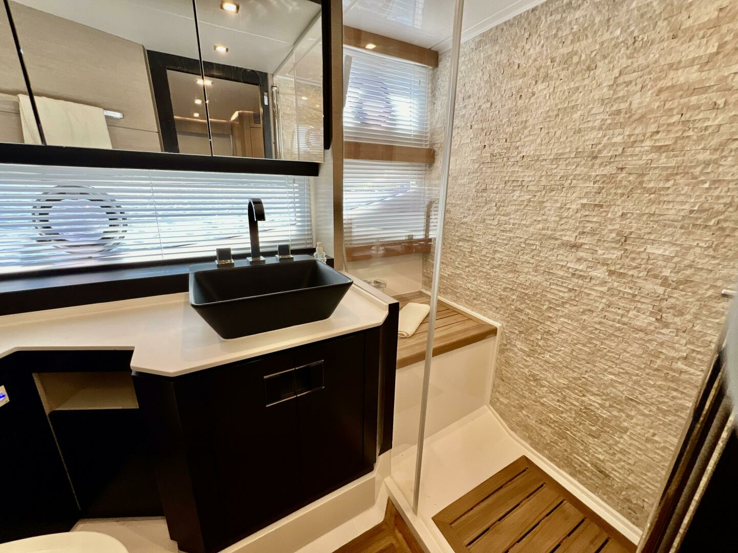 2022 Okean Flybridge 50 - Image 19