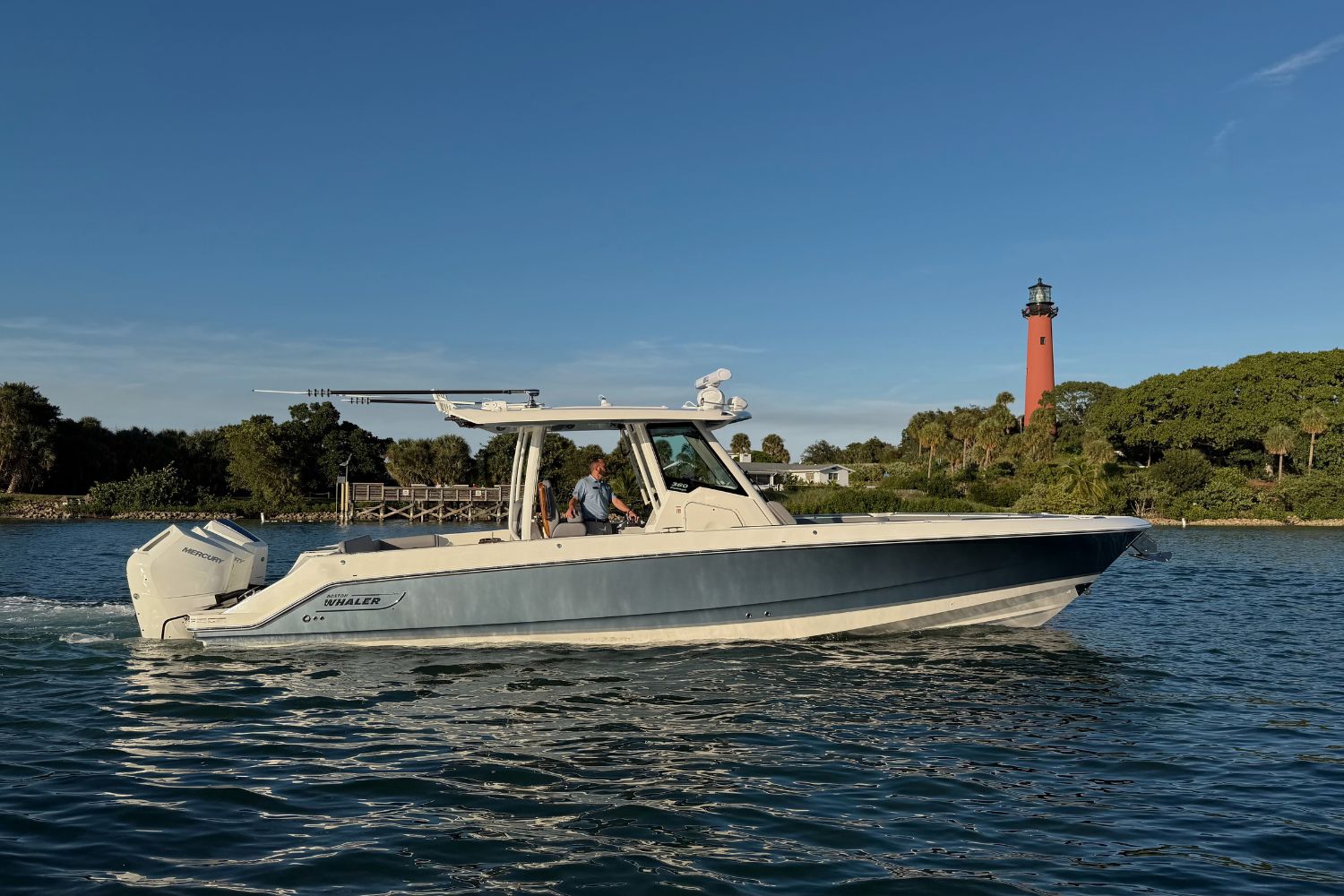 2026 Boston Whaler 360 Outrage