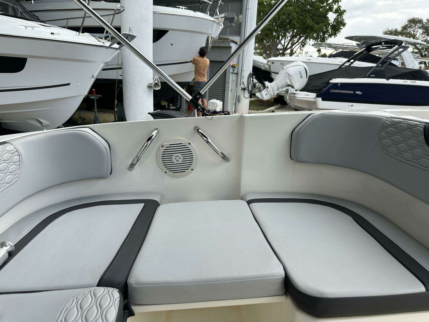 2023 Bayliner M17 - Image 9