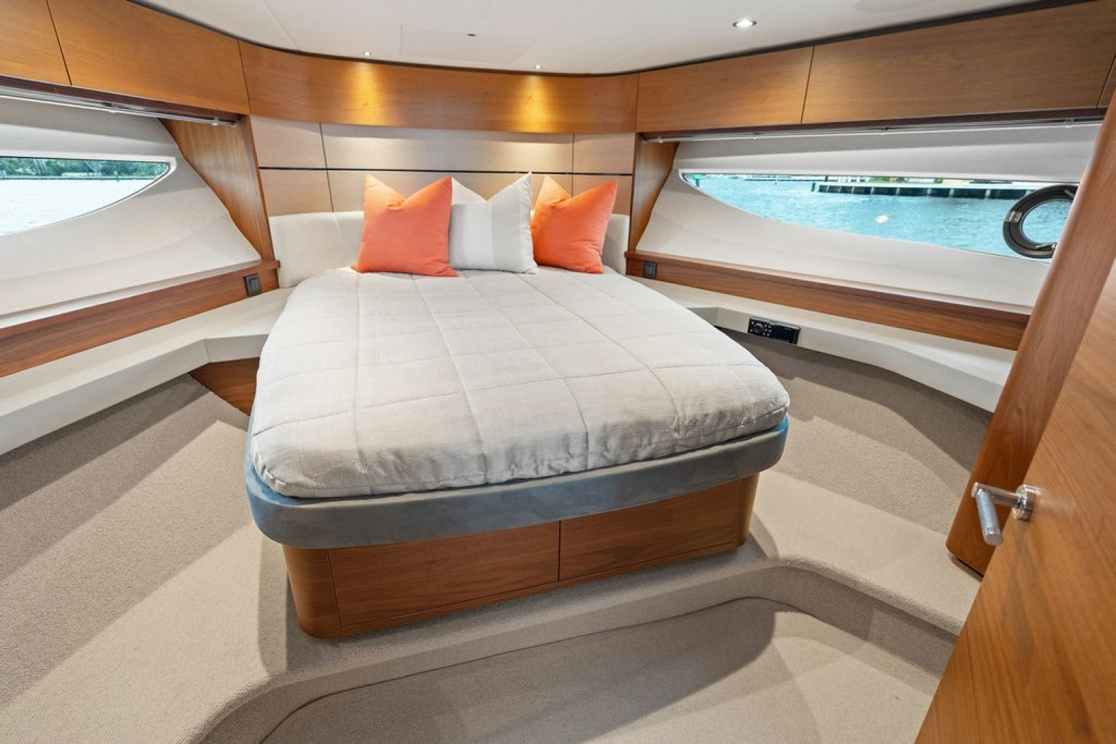 2020 Princess S62 Sportbridge - Image 52