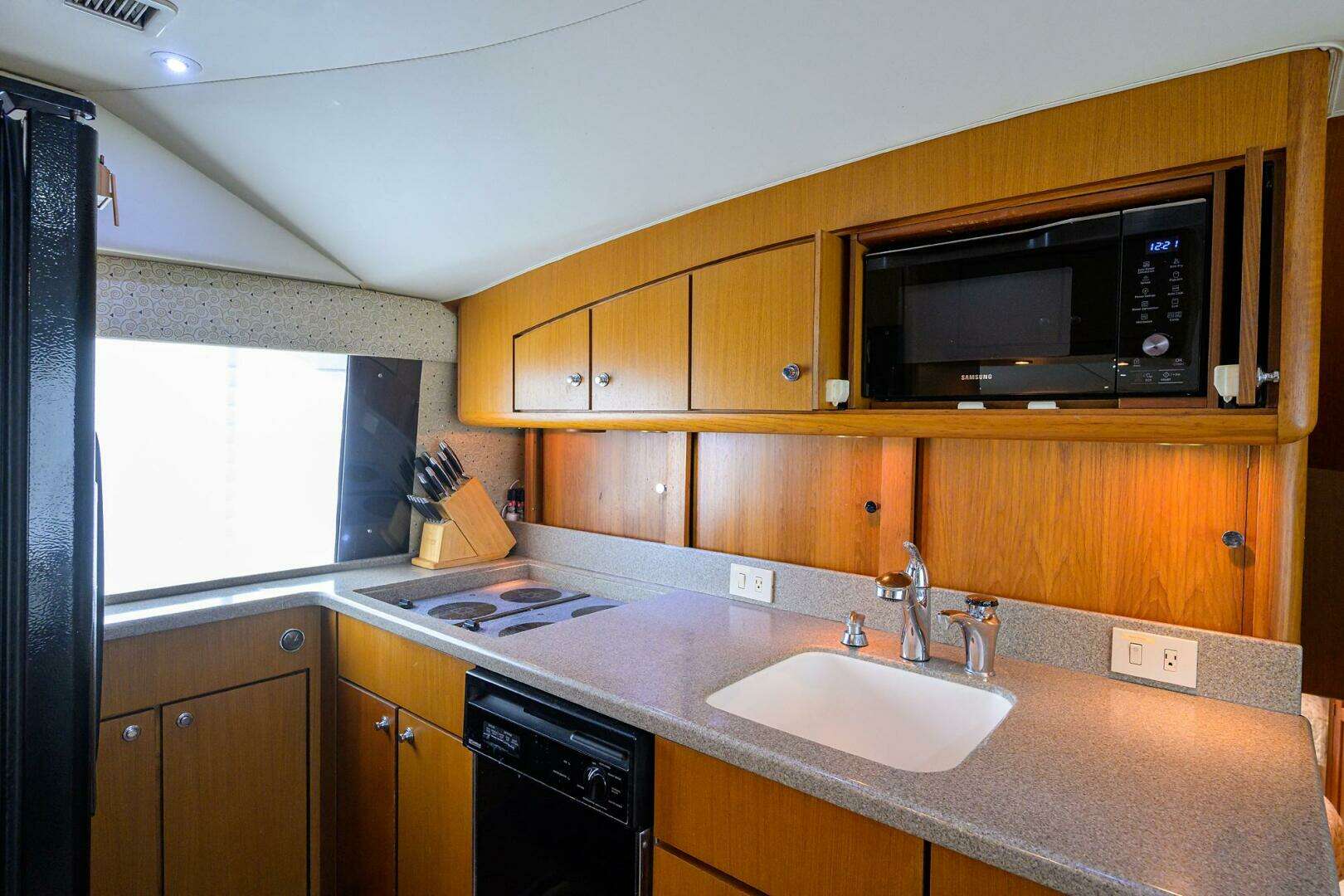 2001 Ocean Yachts 56 Super Sport - Image 47