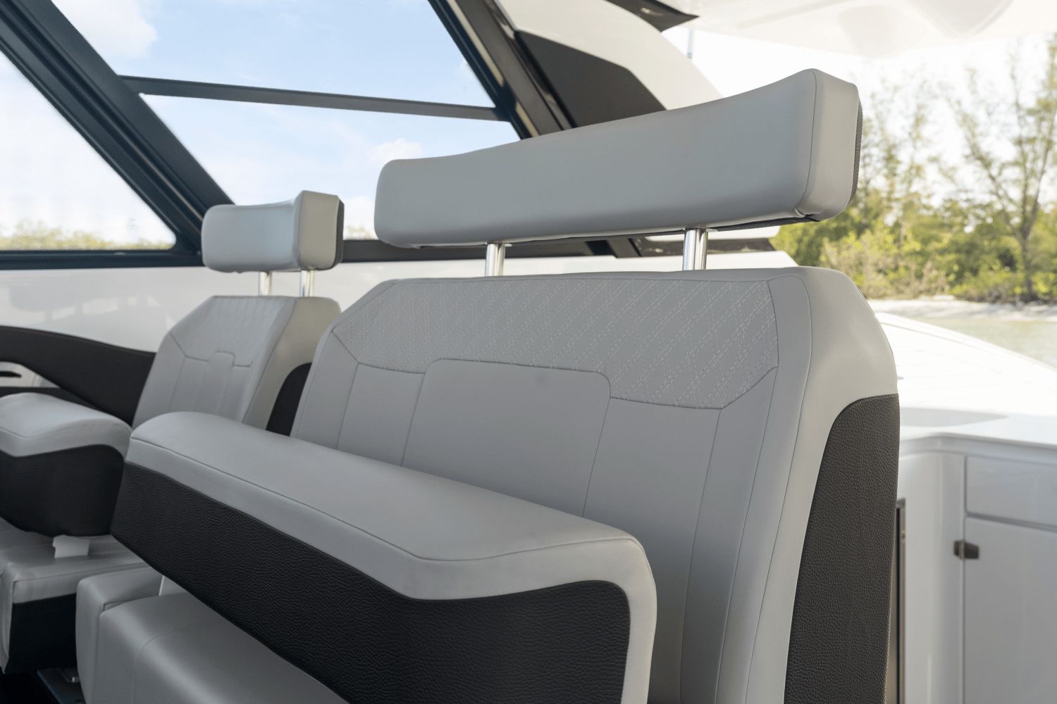 2026 Cruisers Yachts 50 GLS - 98