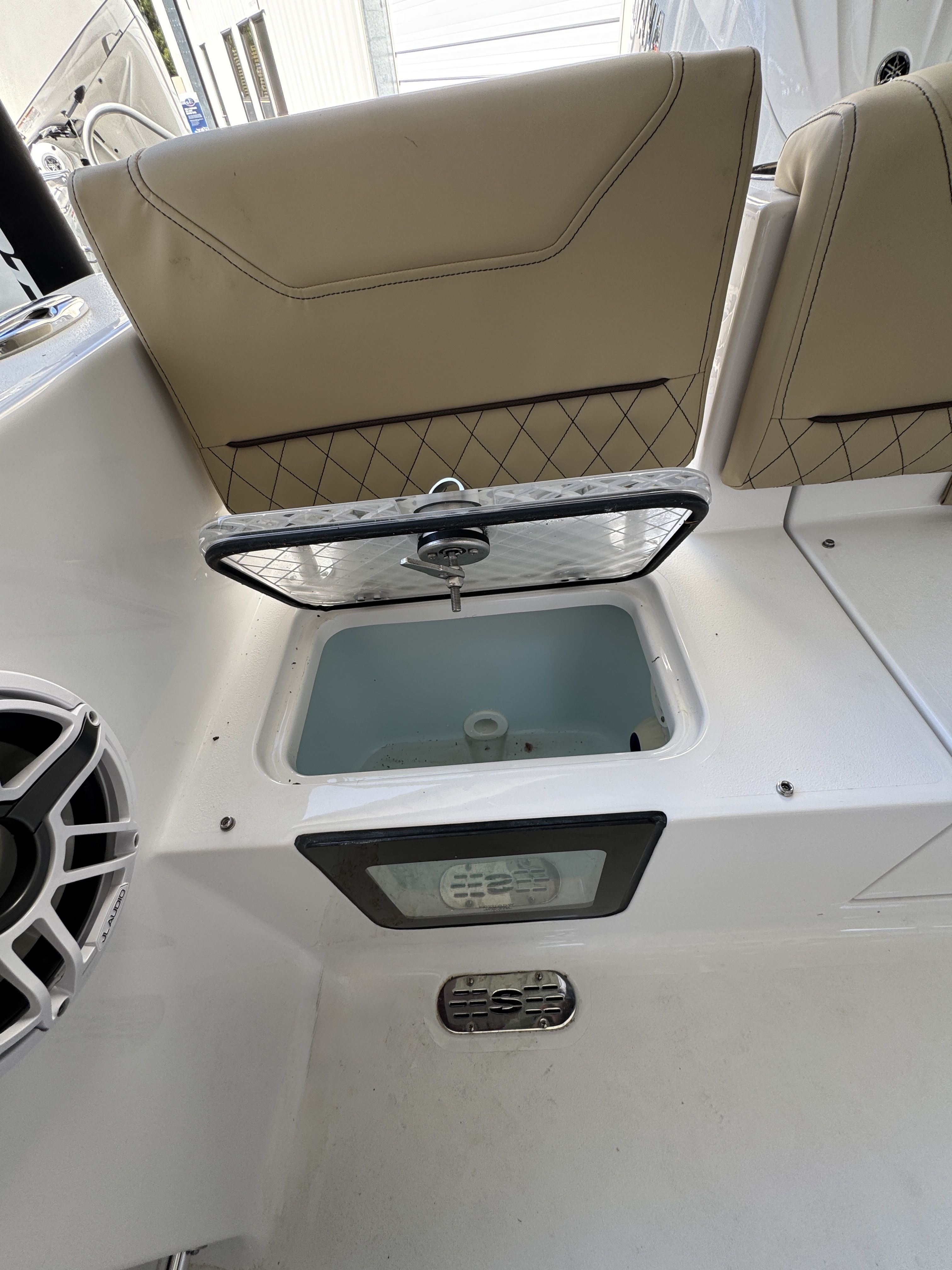 2026 Sportsman Heritage 231 Center Console - 40