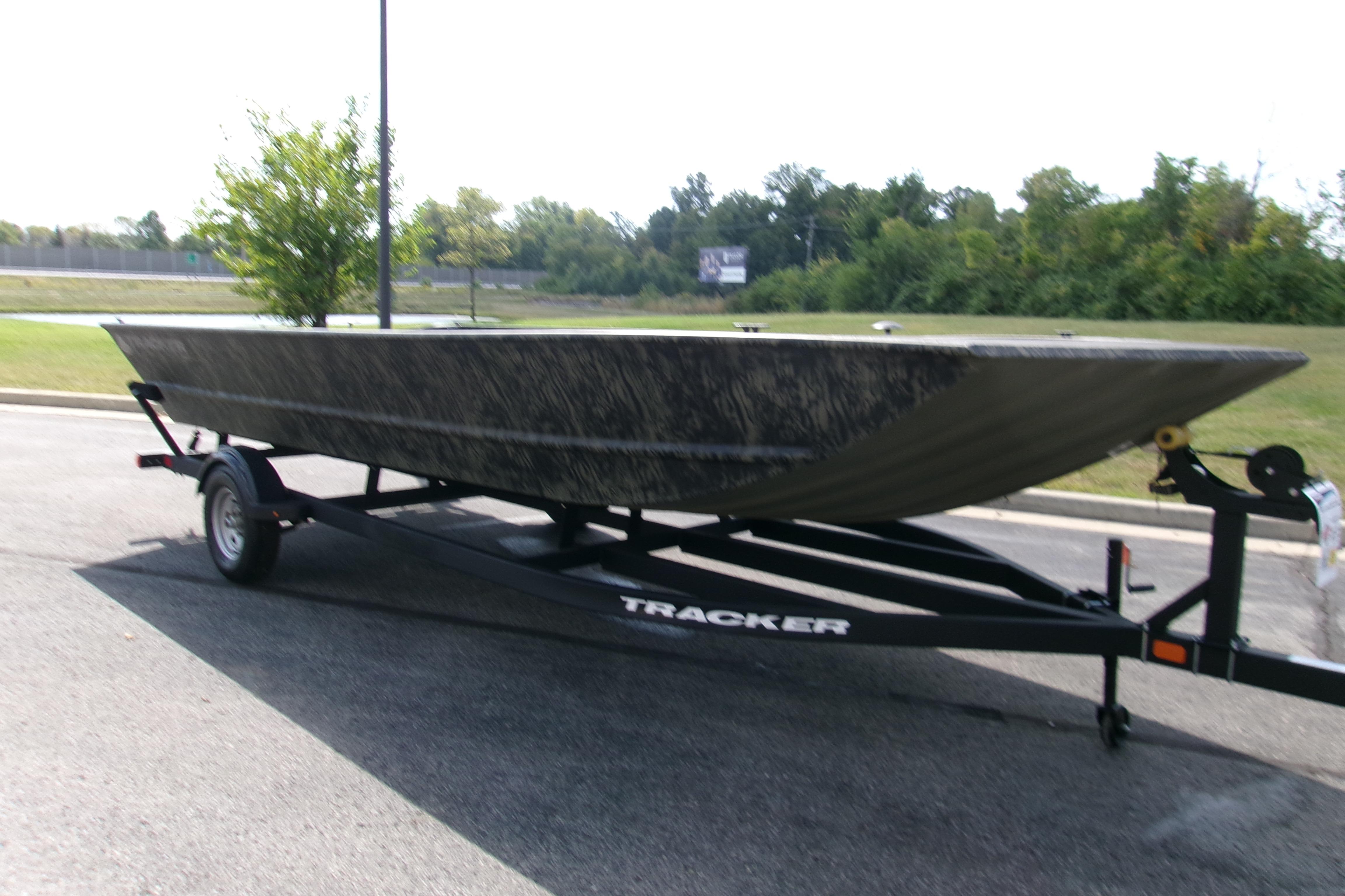 2026 Tracker Grizzly 2072 Utility