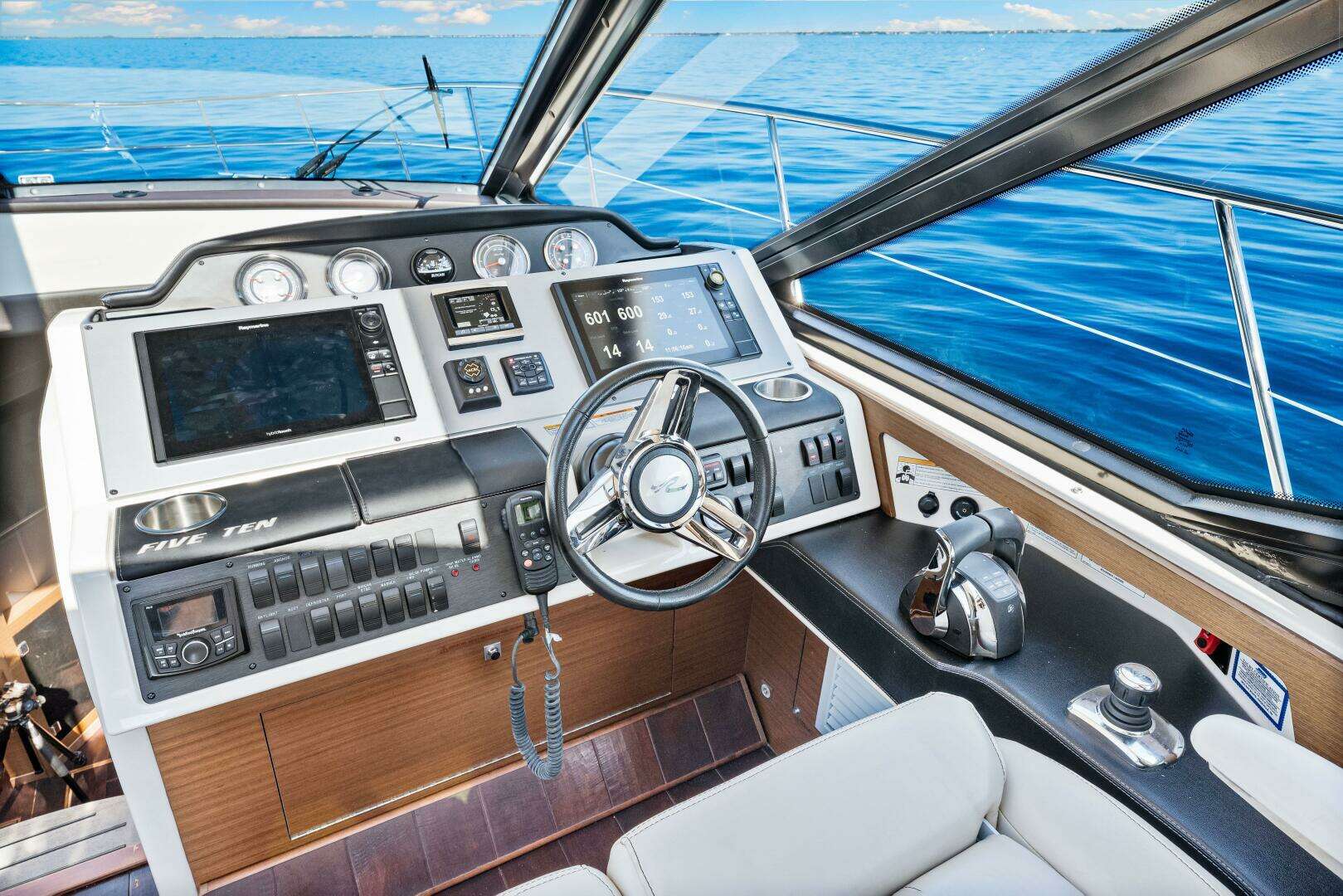 2016 Sea Ray 510 Sundancer - Image 42