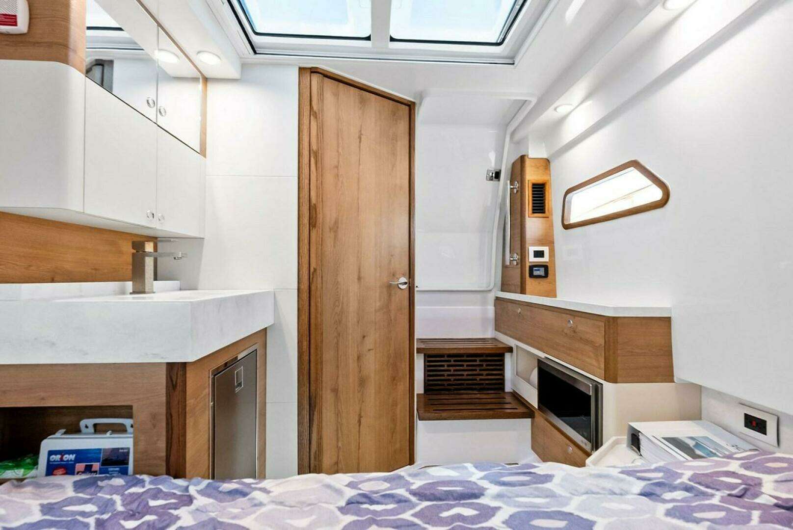 2022 Bertram — - Image 30