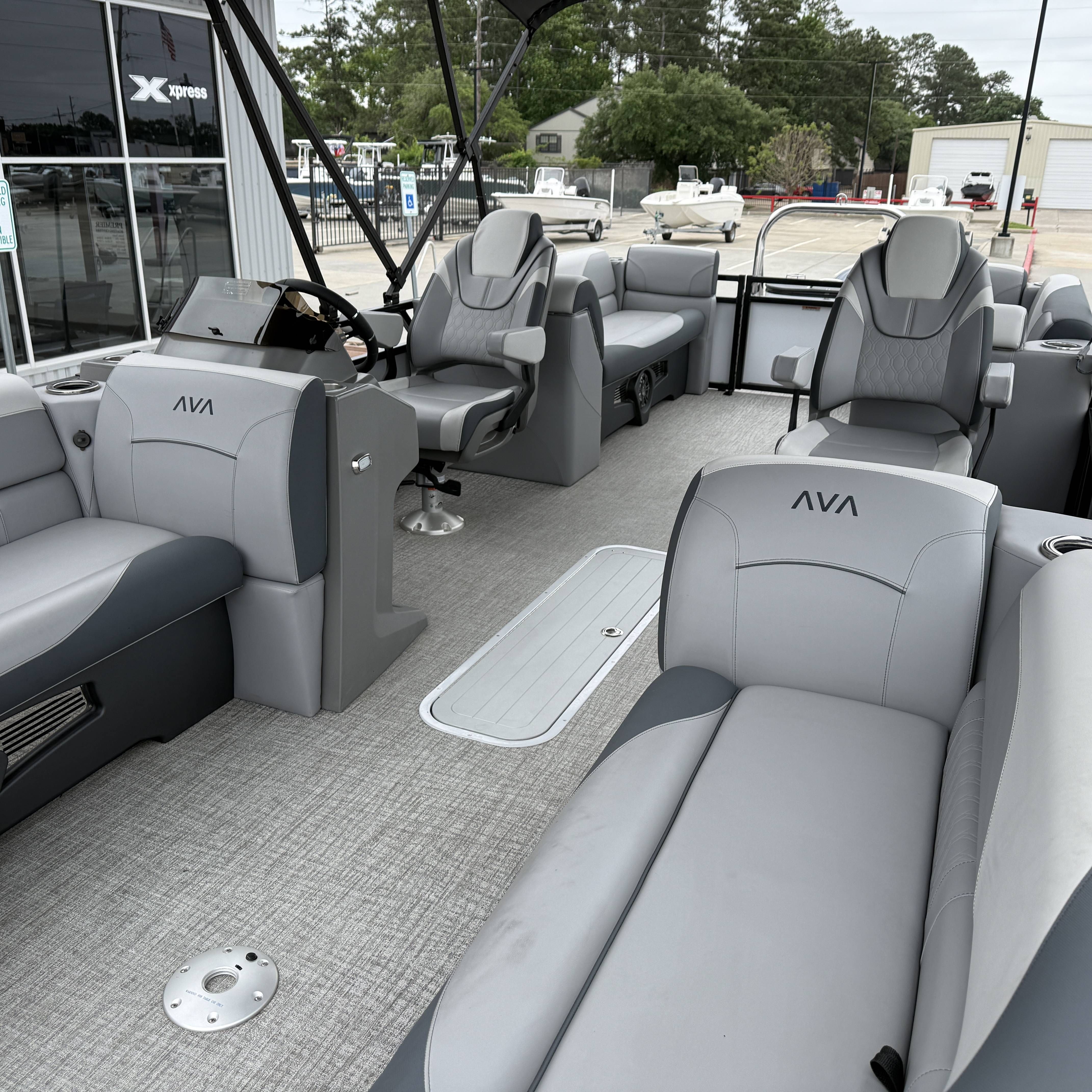 2025 Avalon Venture 85 Quad Lounge - 23' - 29