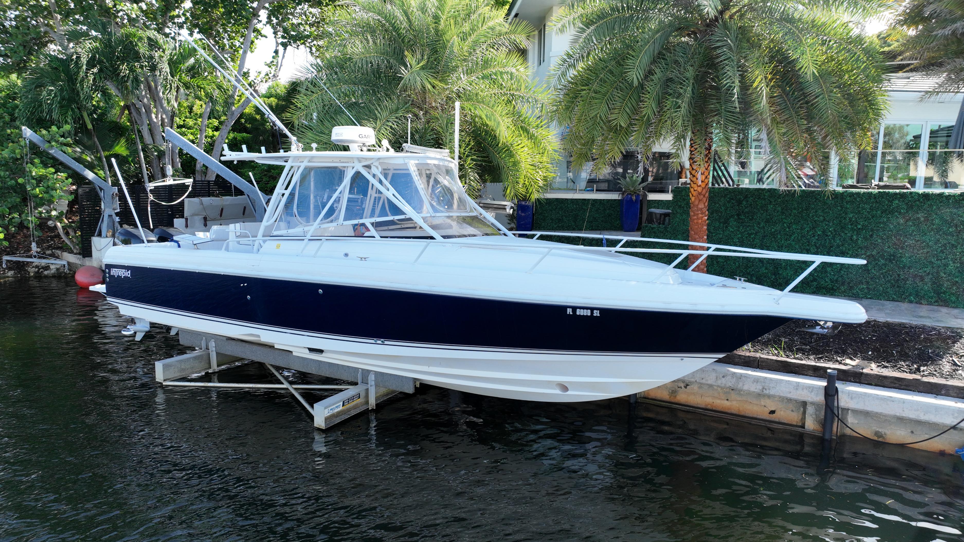 2005 Intrepid 348 Walkaround