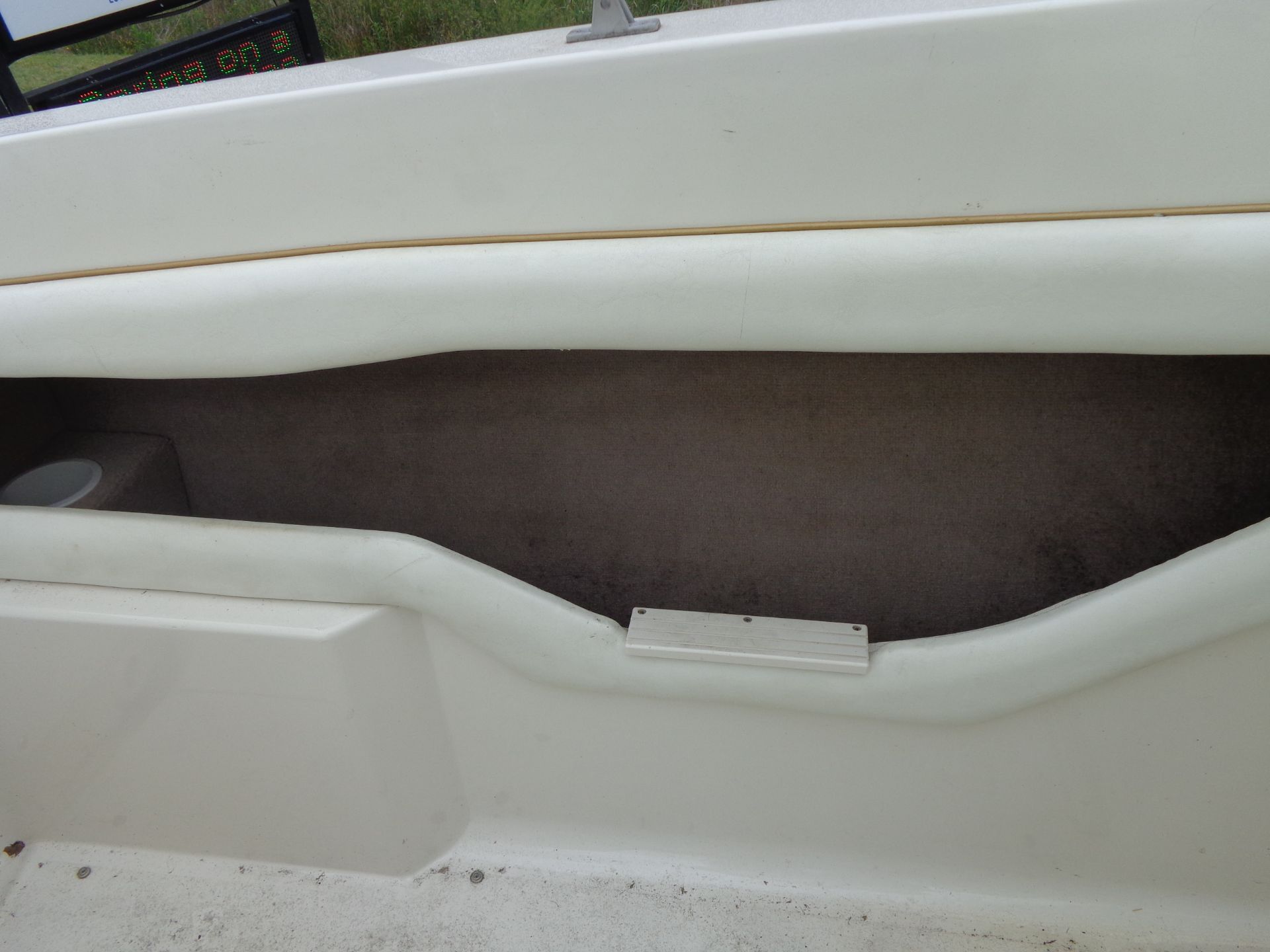 1999 Sea Ray Express Cruiser - 21