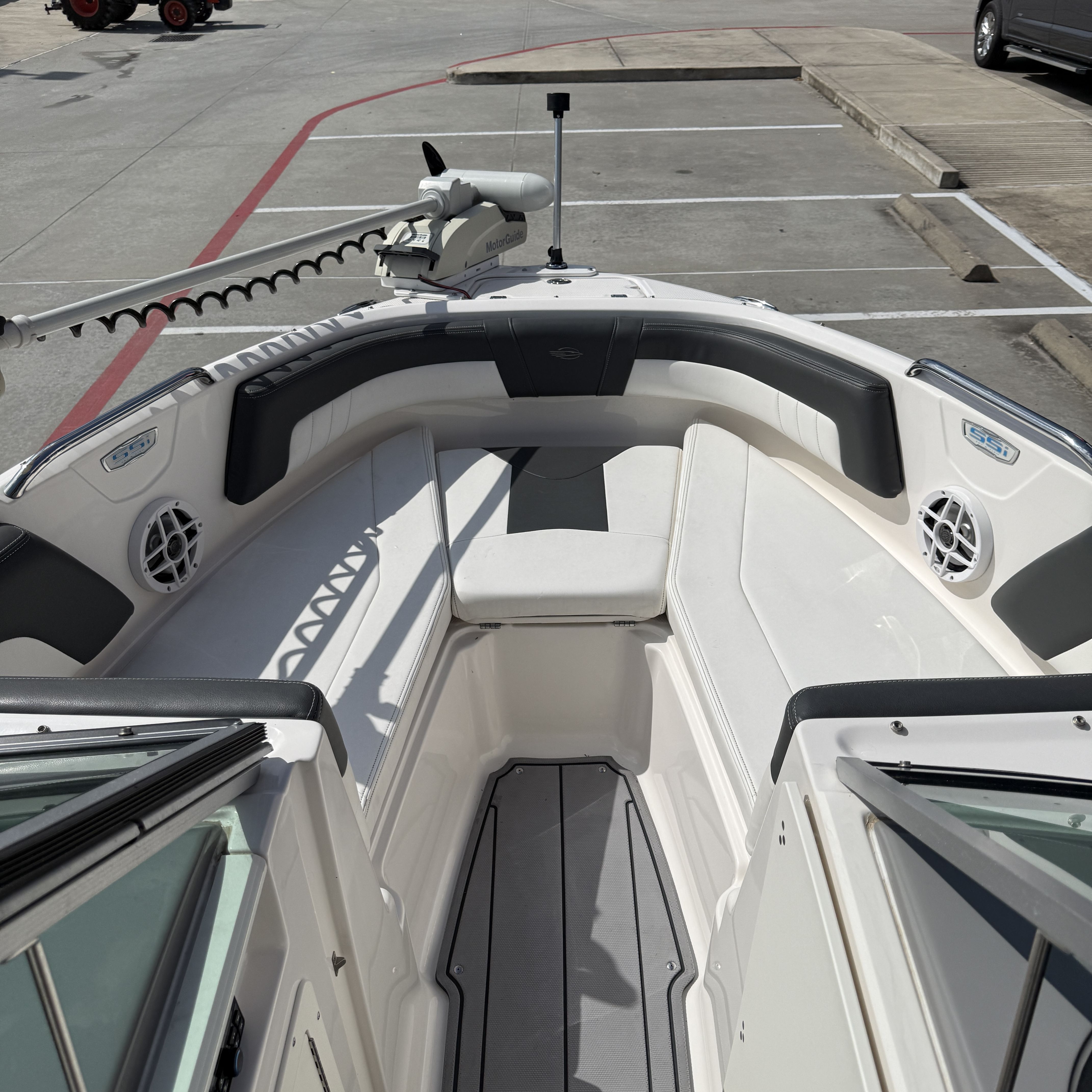 2023 Chaparral 21 H2O Ski & Fish - 29